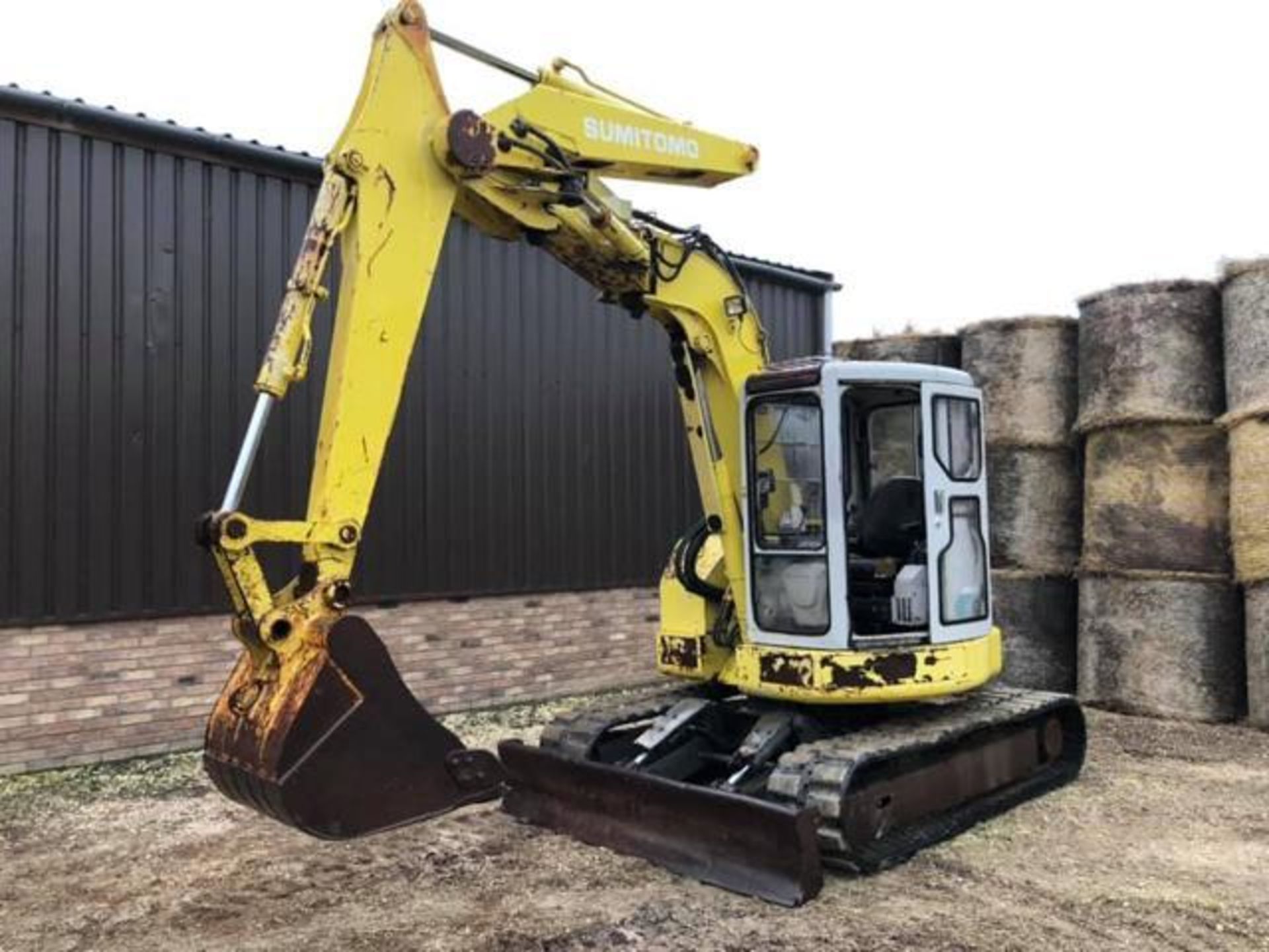 Sumitomo SH65U Rubber Tracked Excavator with 3 Piece Boom & Blade