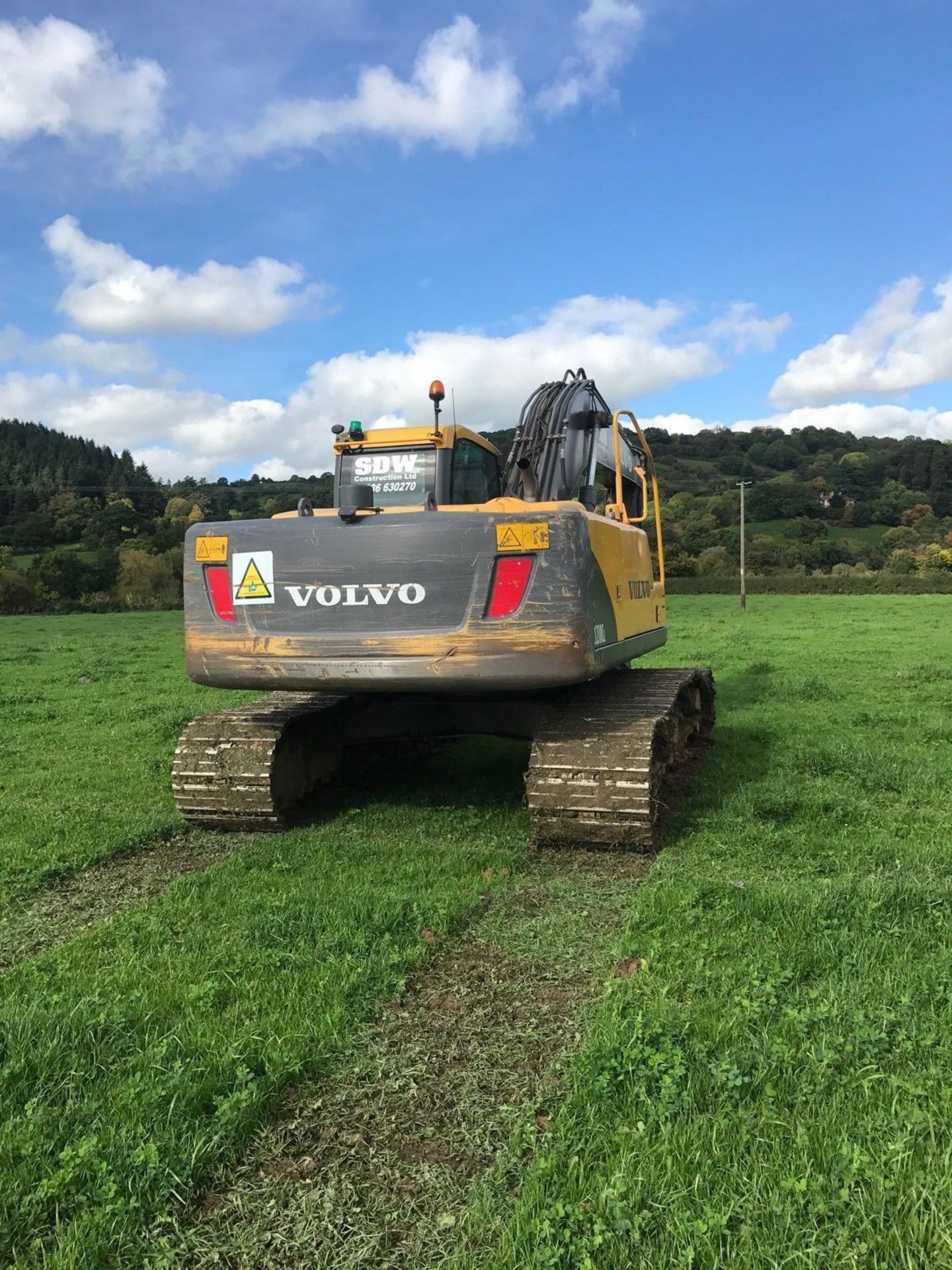 Volvo EC210CL Excavator - Image 5 of 11