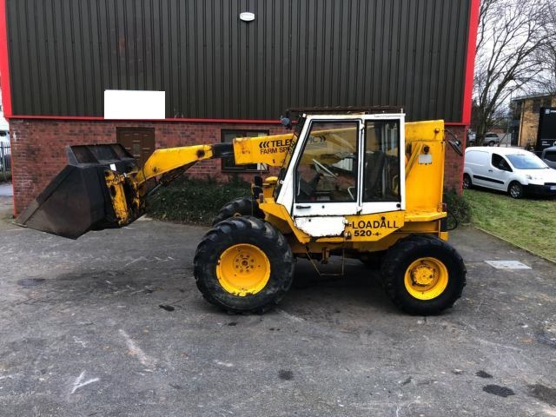 LOT WITHDRAWN | JCB 520.40 Farm SpecialL 4X4 Telehandler - Image 2 of 14