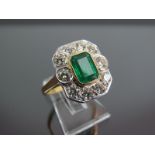 Georgeous Vintage 18ct Gold 1.3ct Diamond & 1 1/2ct Emerald Ring