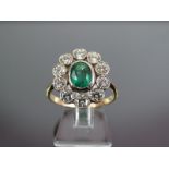 Very Pretty Vintage 18ct Gold 1/2ct Diamond & 1ct Emerald Ring