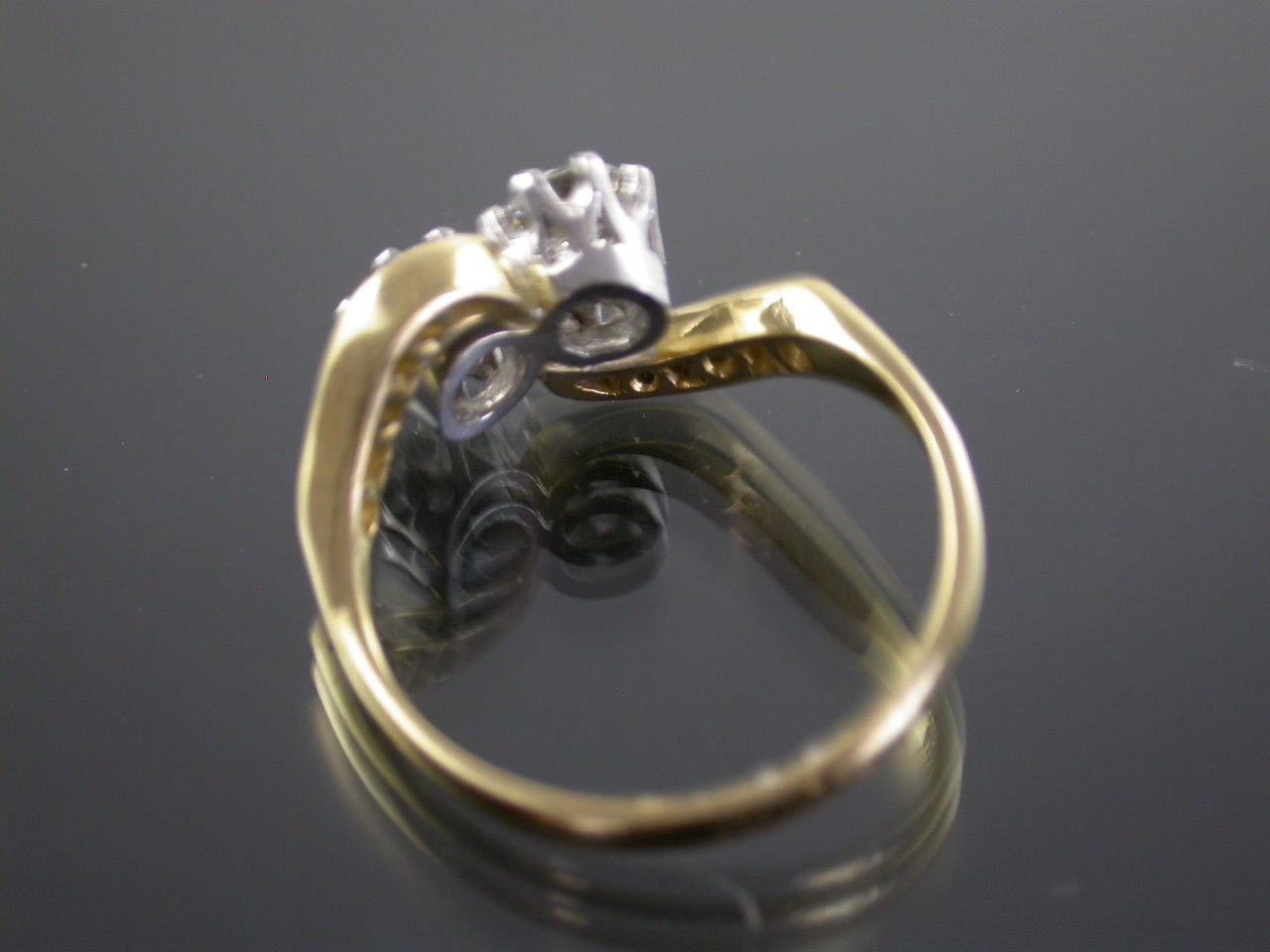 Vintage 18ct Gold 1.1ct Diamond Crossover Ring - Image 10 of 10