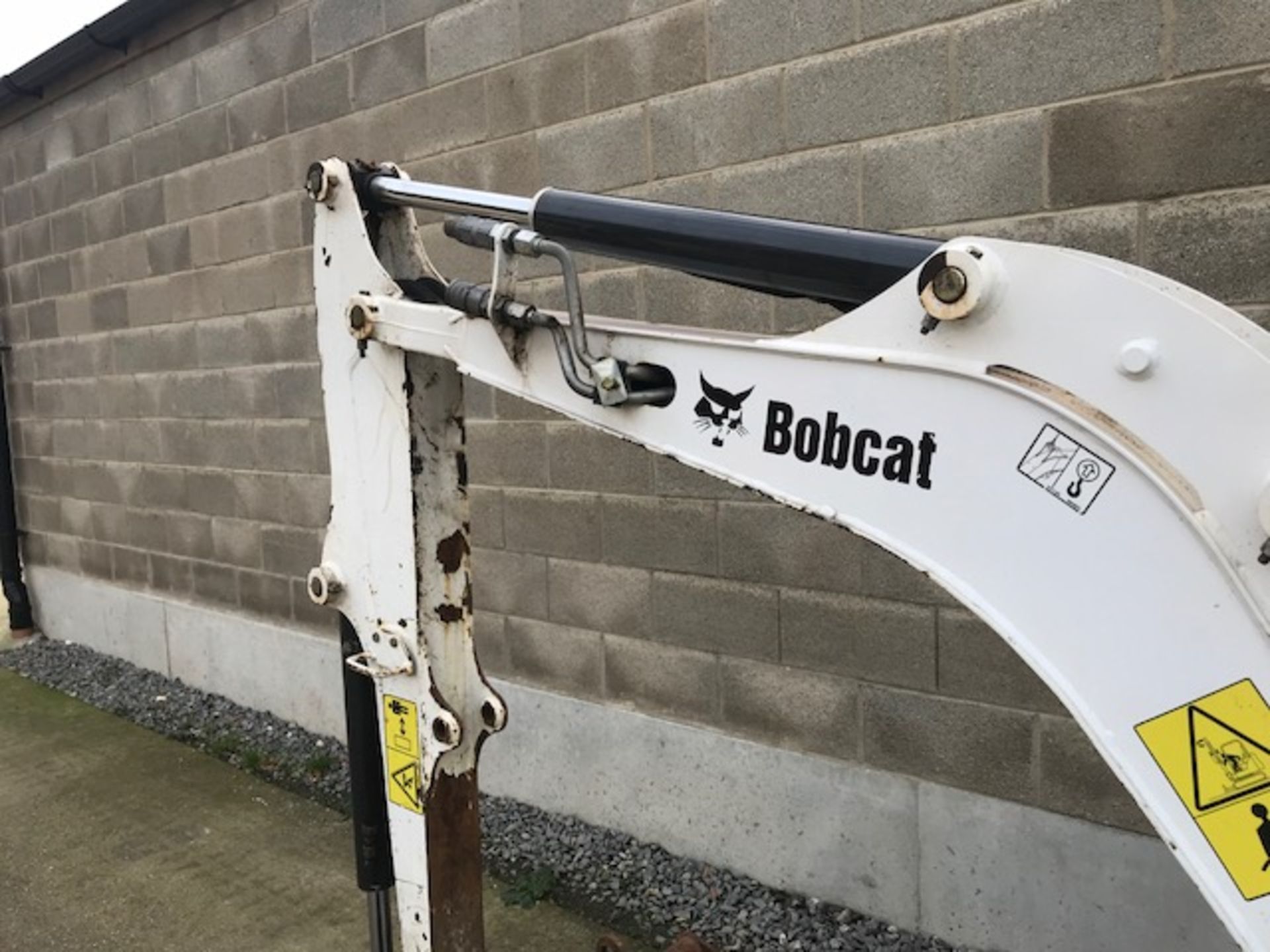 BOBCAT E19 MINI EXCAVATOR - Image 13 of 26