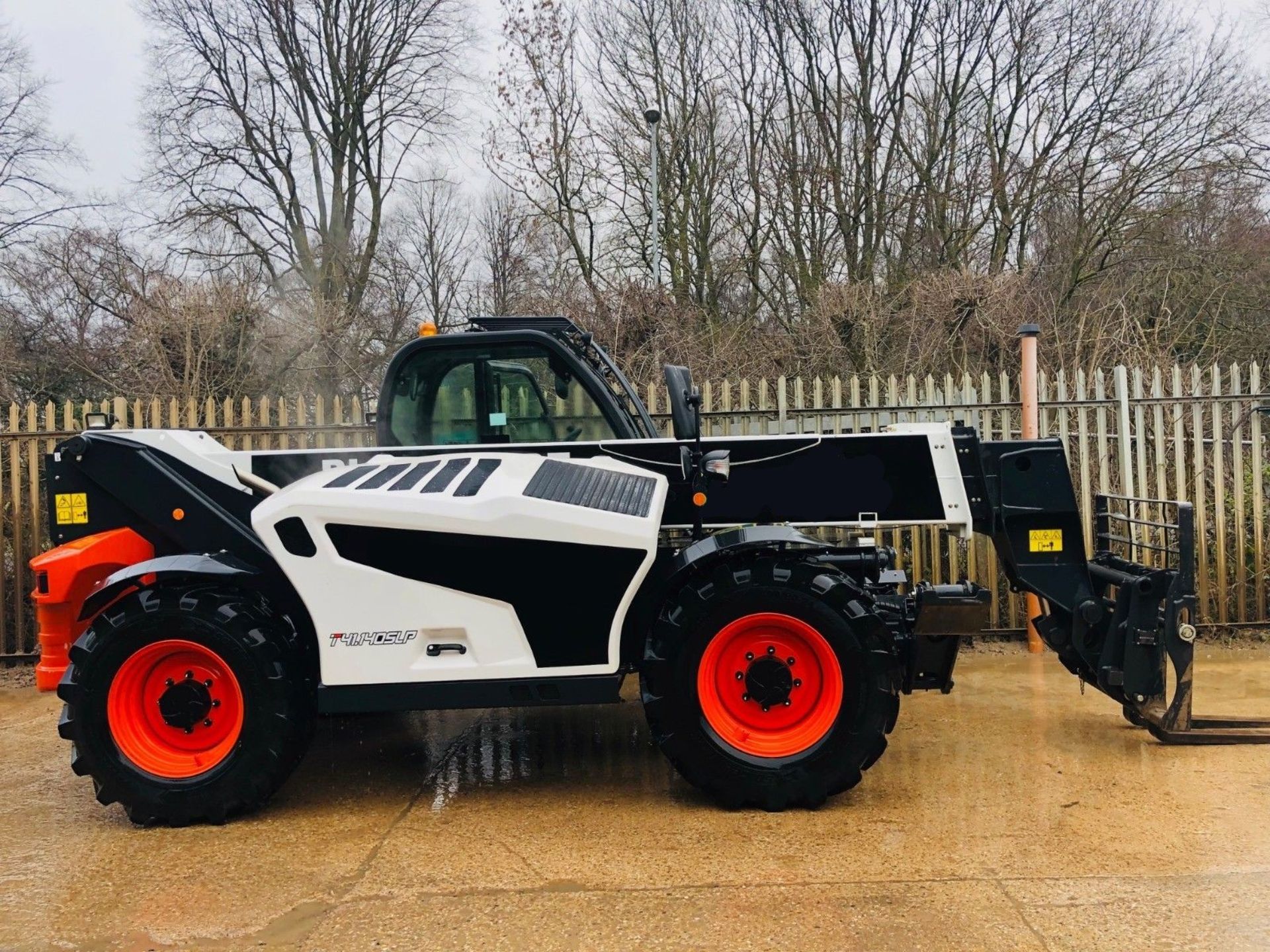 Bobcat T41.140 SLPA Telehandler / Loadall (2017) - Image 2 of 12