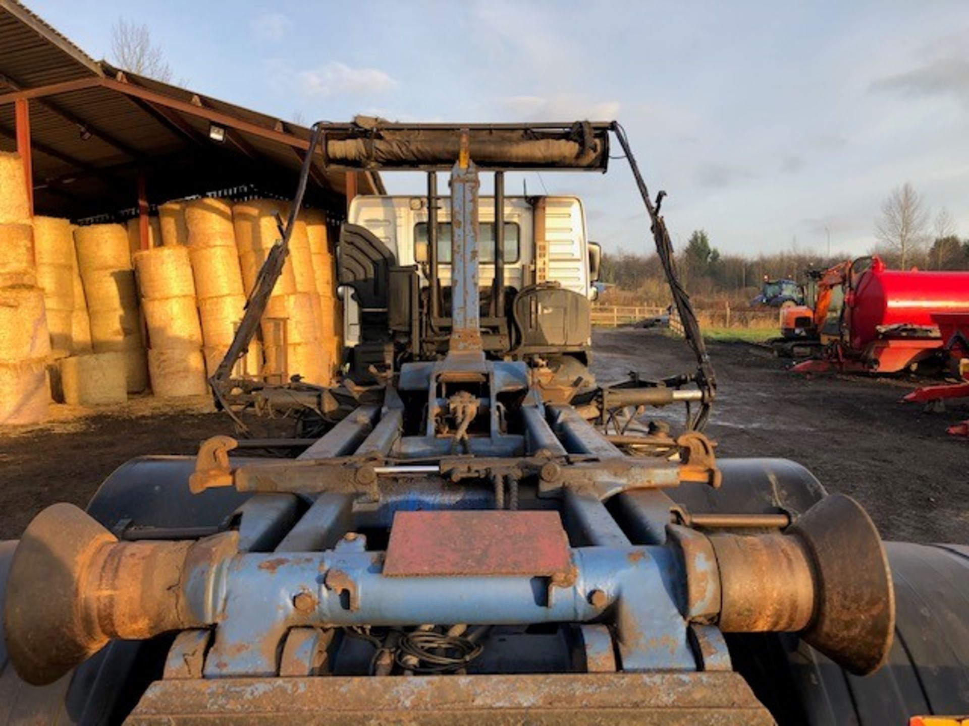 2007/57 VOLVO FM 360 8 Wheel Hookloader - Image 6 of 12