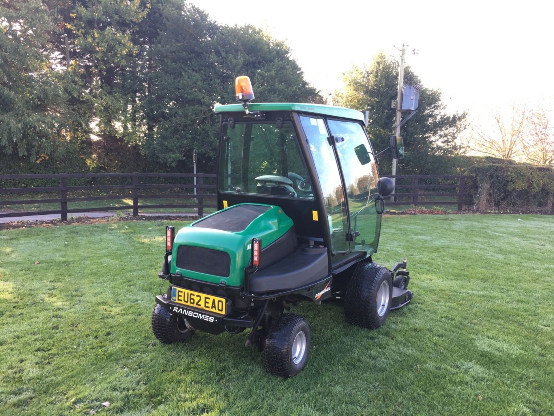 Ransomes HR300T upfront ride on rotary mower - Image 5 of 8