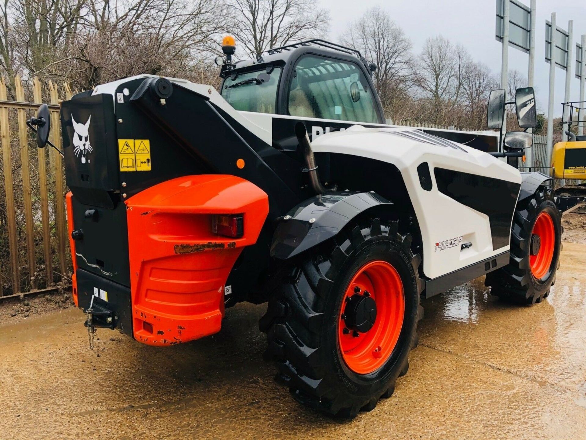 Bobcat T41.140 SLPA Telehandler / Loadall (2017) - Image 5 of 12