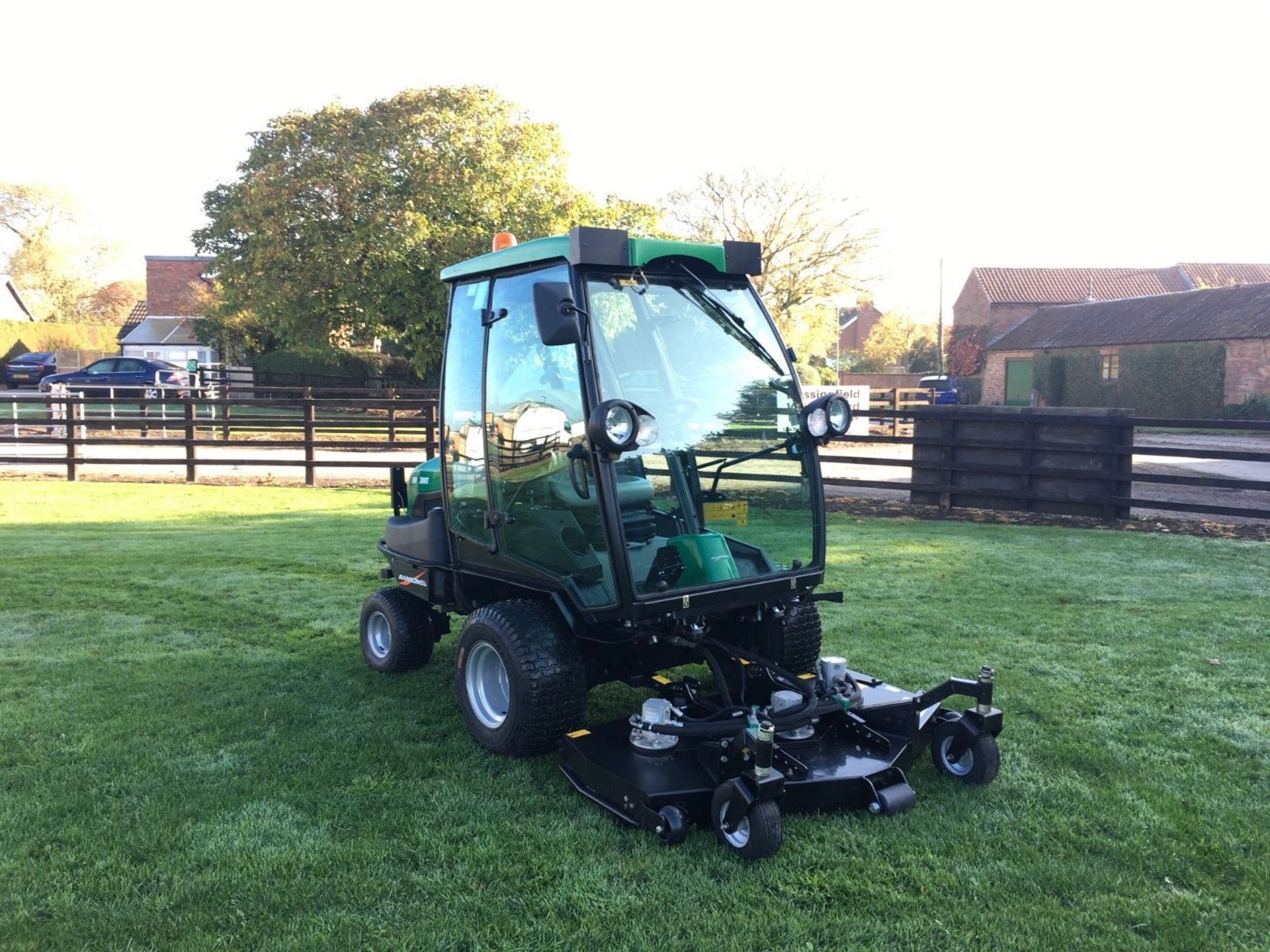 Ransomes HR300T upfront ride on rotary mower - Image 2 of 8