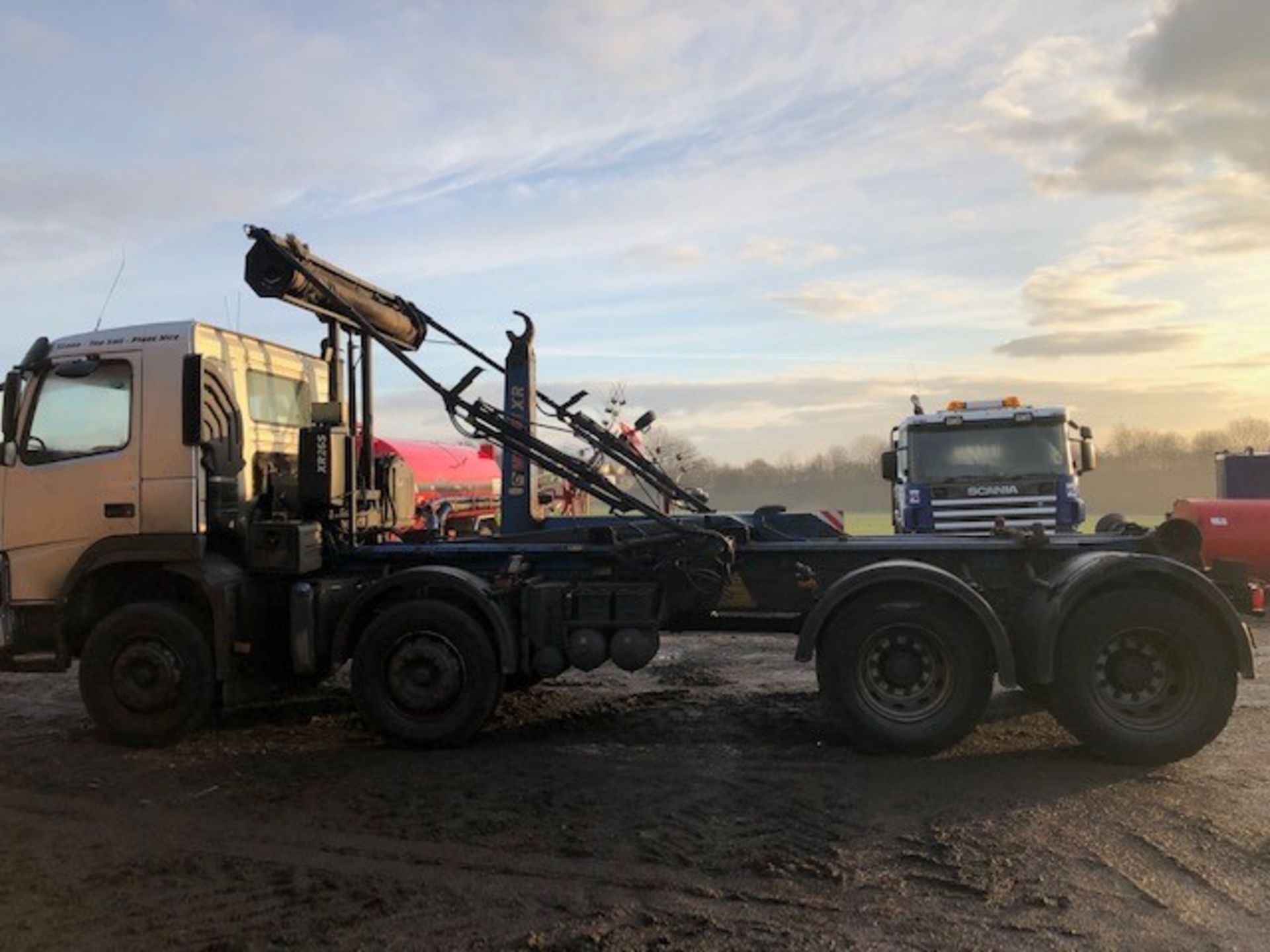 2007/57 VOLVO FM 360 8 Wheel Hookloader - Image 5 of 12