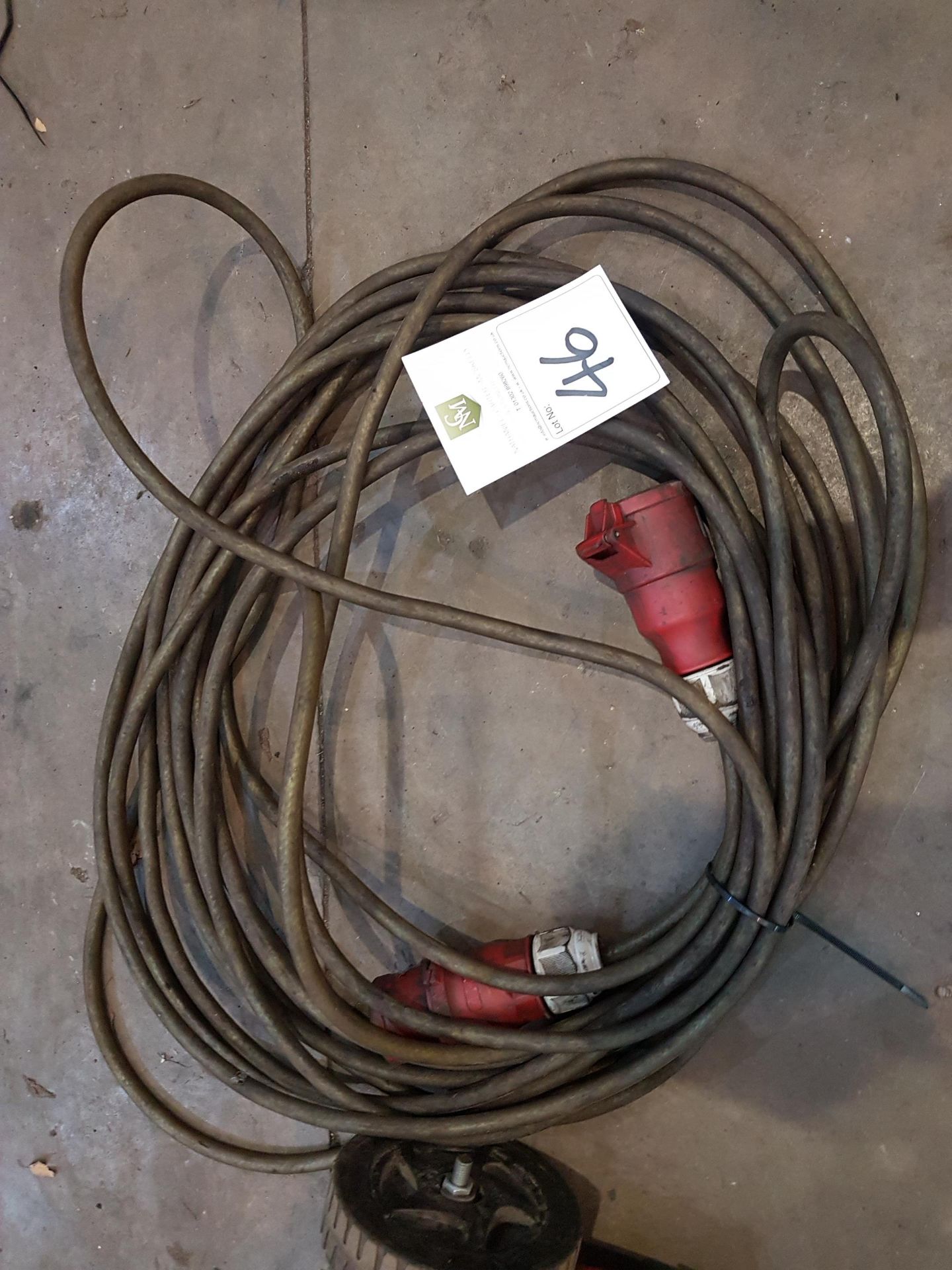 3 phase 32 a Extension Lead