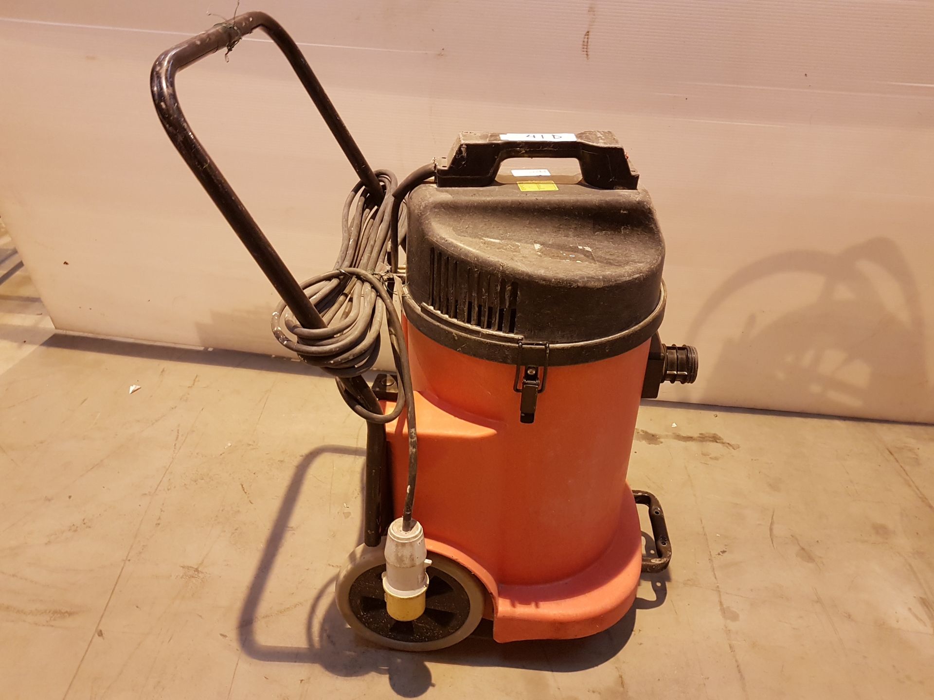 Numatic Vacuum 110v 32a