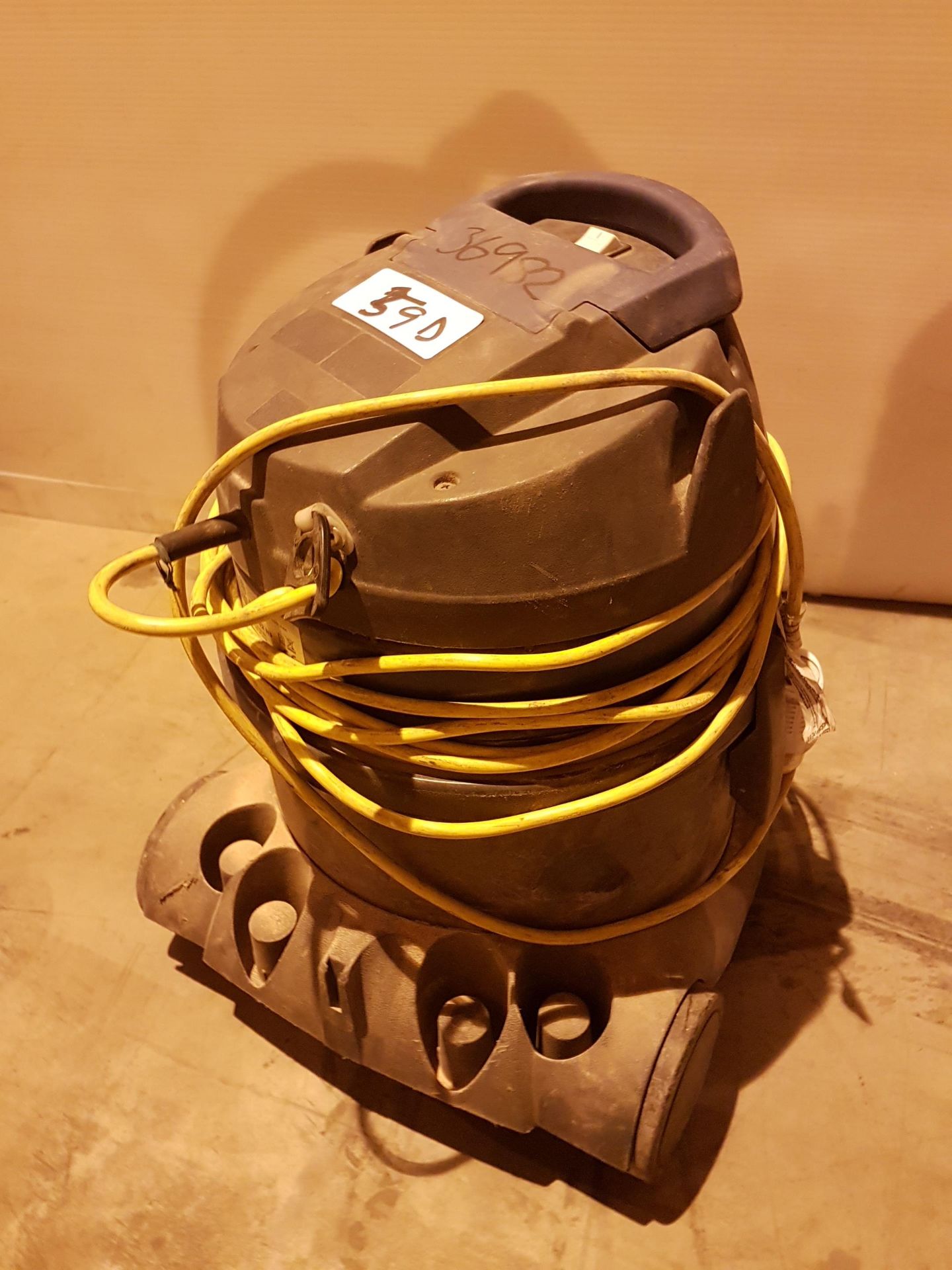 Vegas 202 HP Light Duty Vacuum 110v