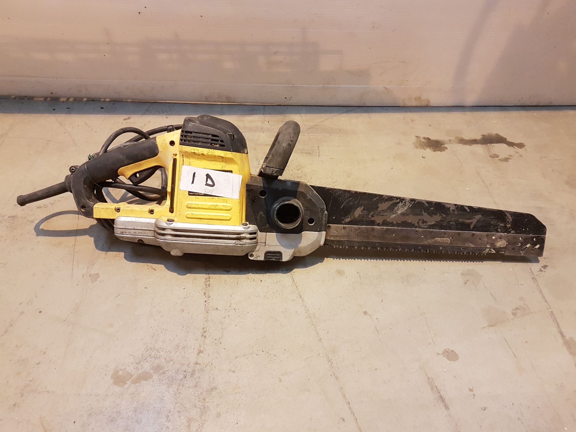 Dewalt LOGGING SAW (INC BLADE) 110V