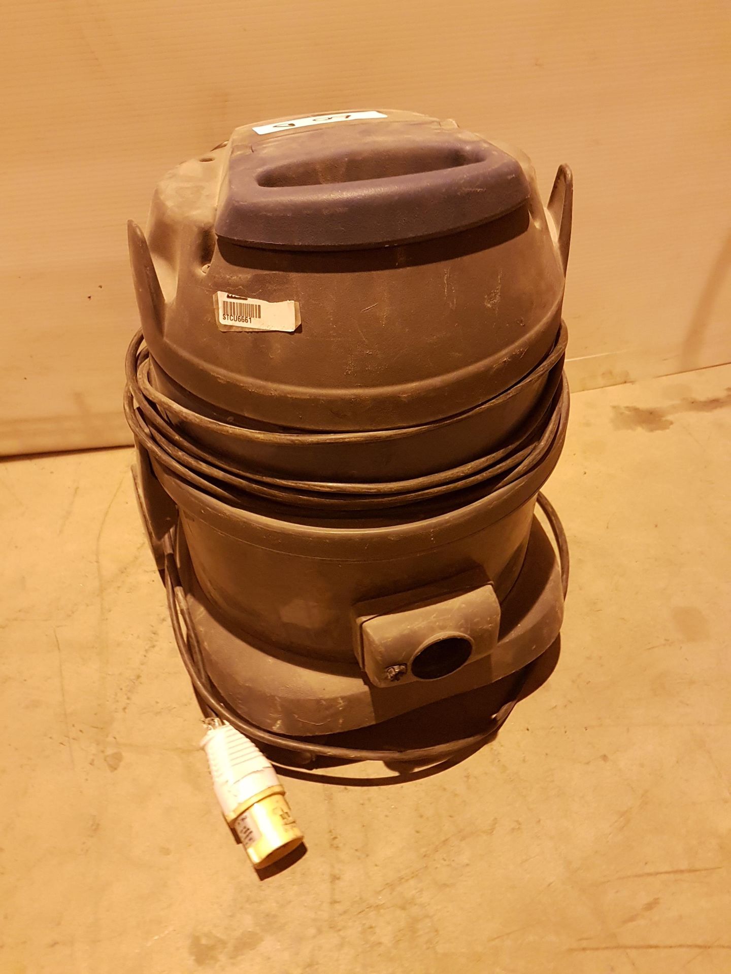 Vegas 202 HP Light Duty Vacuum 110v