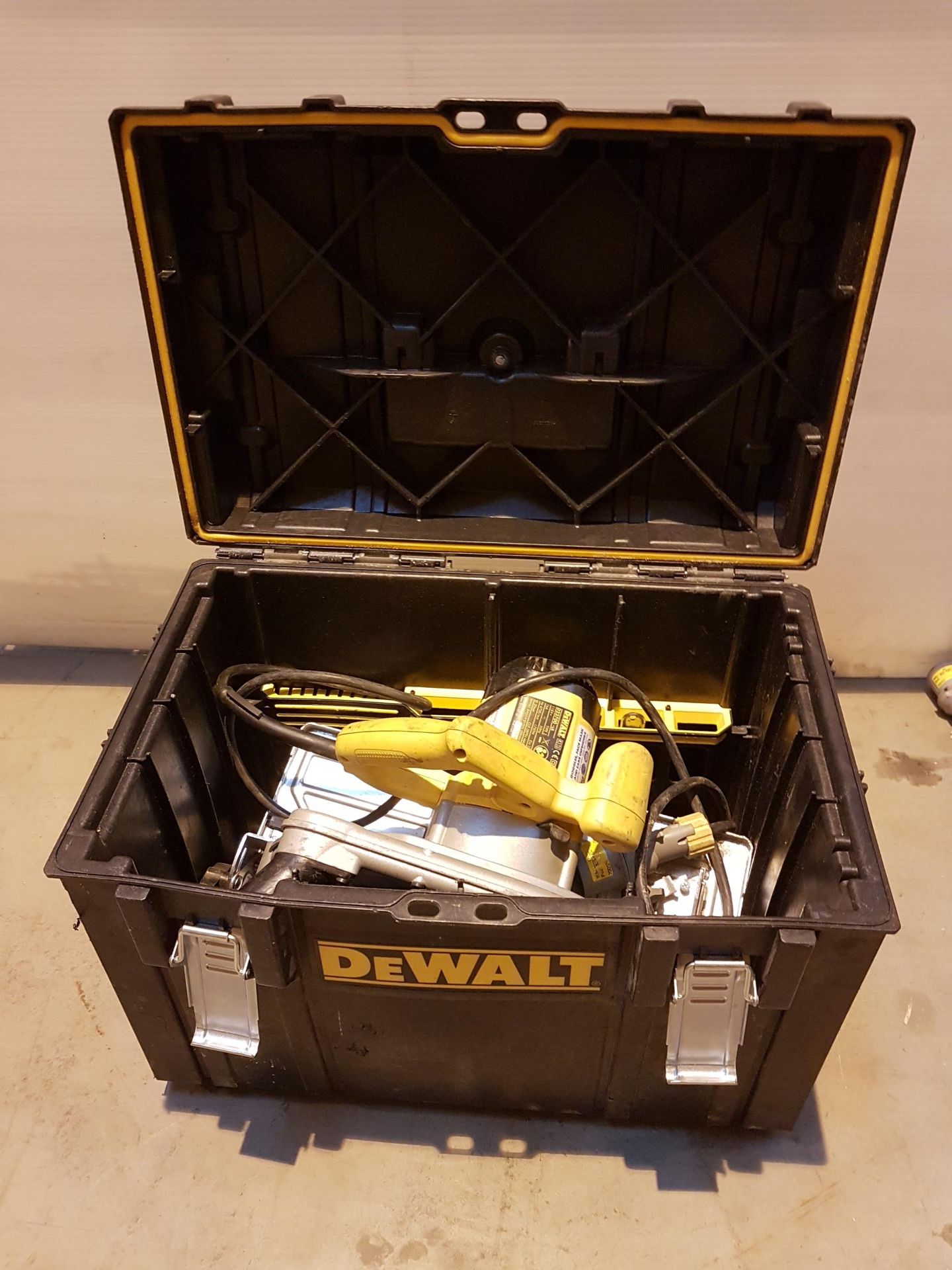 DeWalt CIRCULAR 230MM, 110V