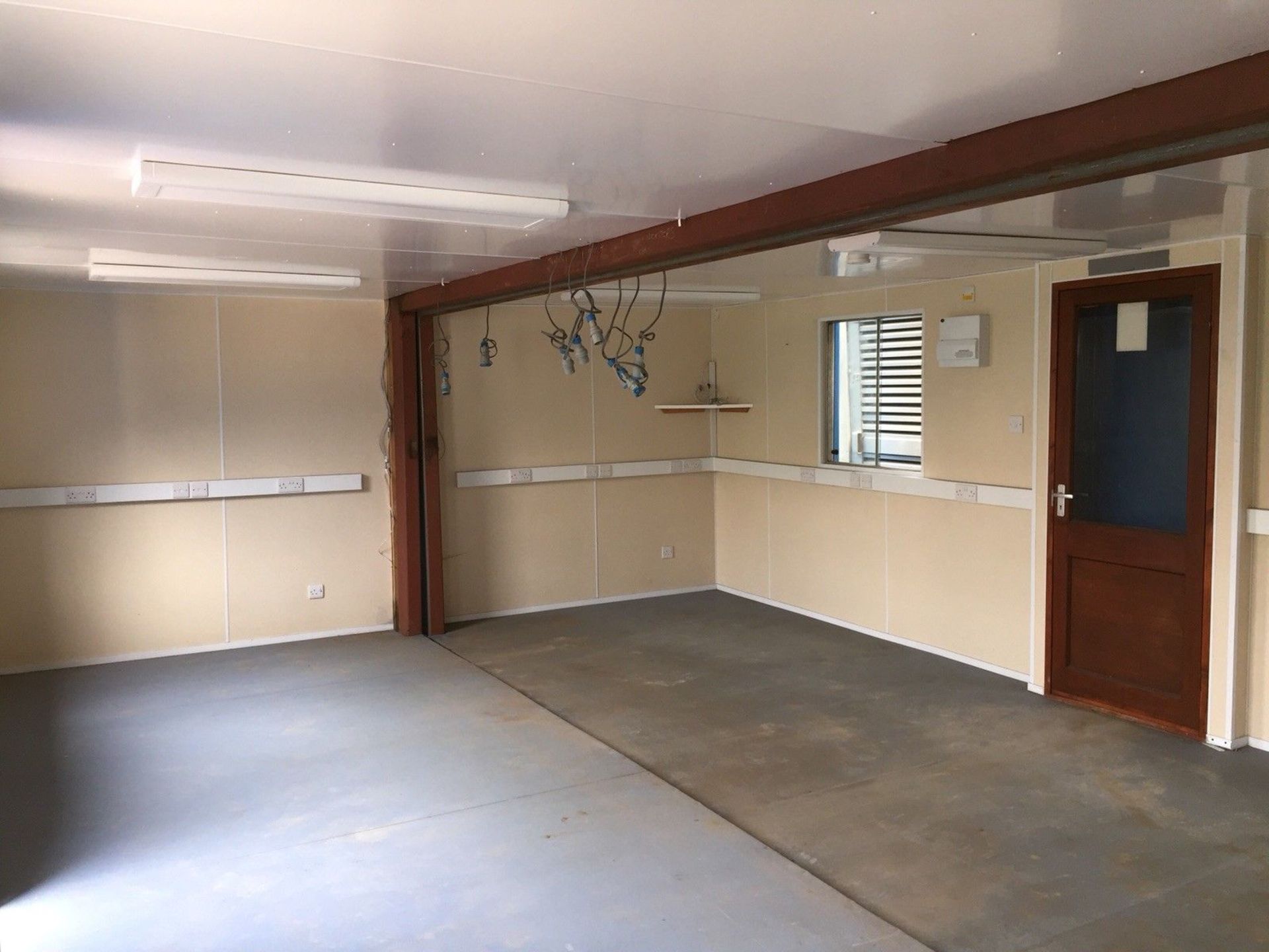 24ft x 16ft Office Modular - Image 6 of 7