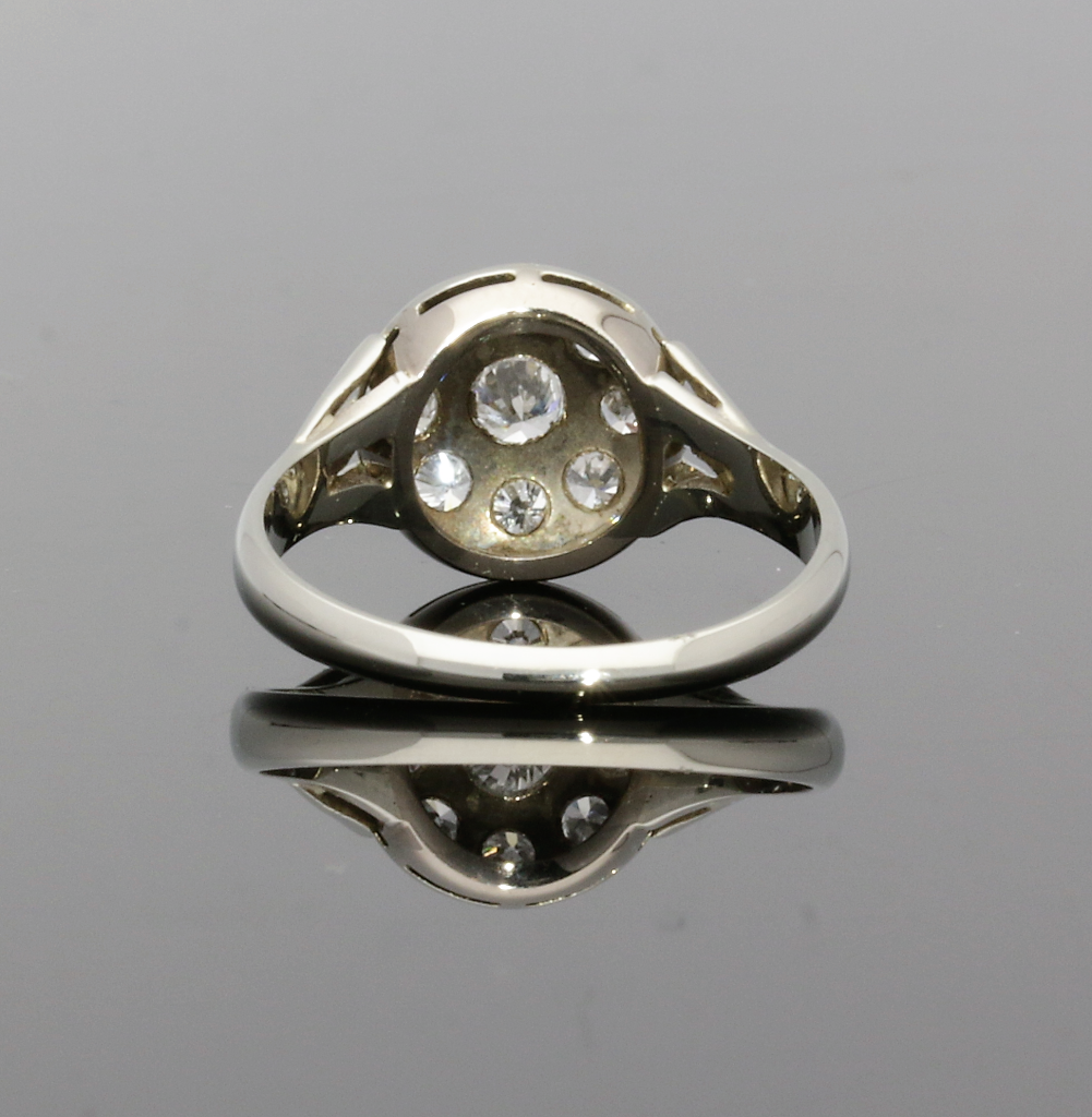 Vintage White Gold Diamond Cluster Ring - Image 3 of 6