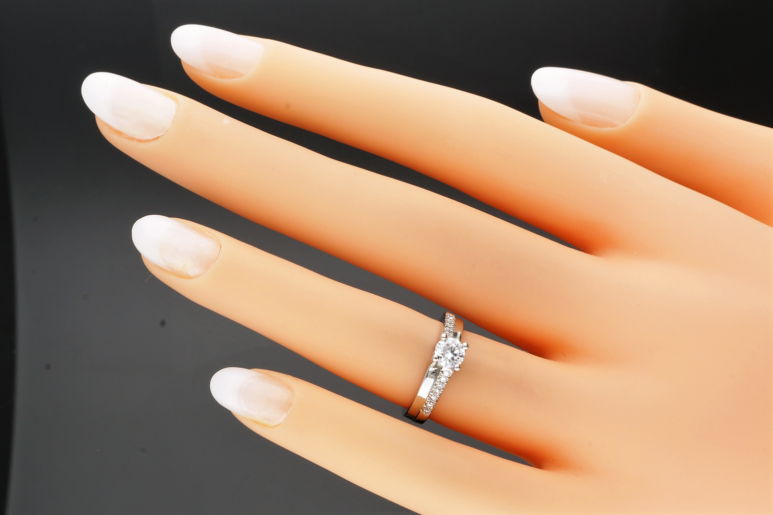 Platinum Diamond Solitaire & Diamond Shoulders Ring .37cts - Image 5 of 6