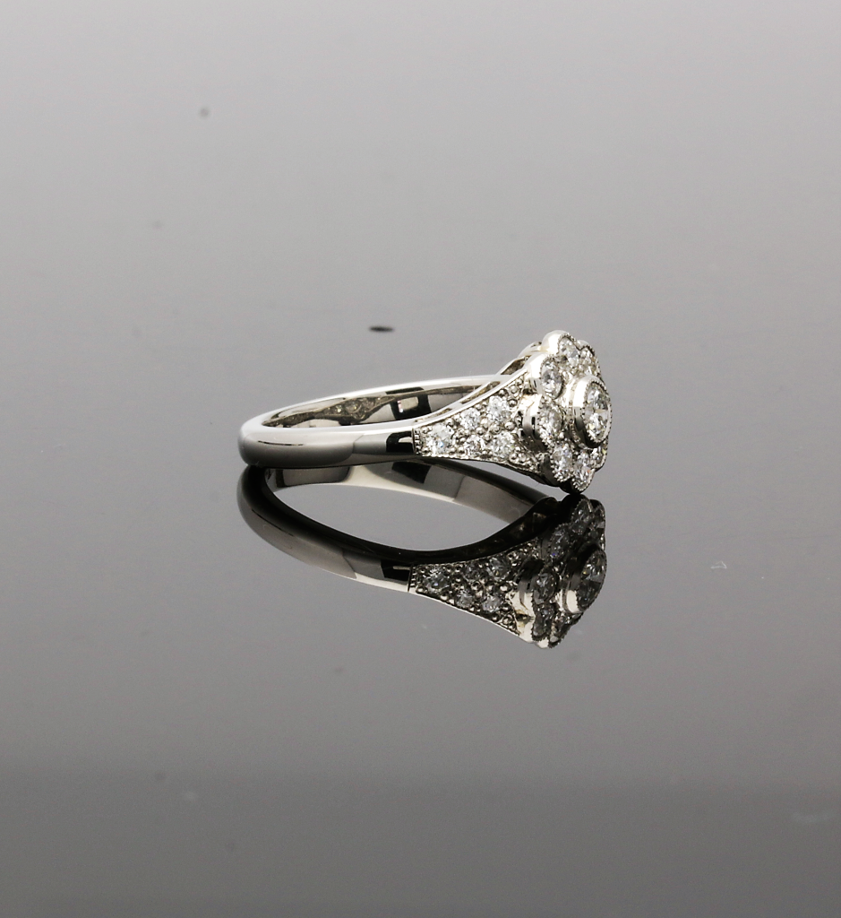 Platinum Diamond Cluster Ring 0.80cts - Image 4 of 6