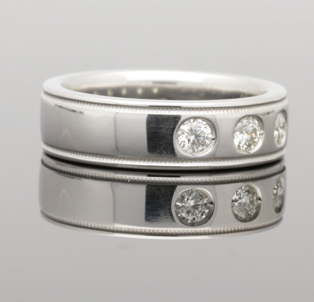 18ct White Gold 'Hearts On Fire' Diamond Wedding / Eternity Ring - Image 4 of 6
