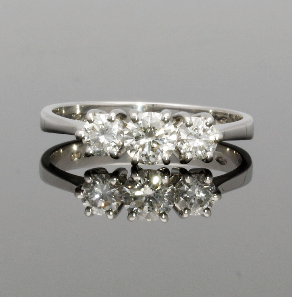 18ct White Gold 3 Stone Diamond Ring .69cts - Image 5 of 7