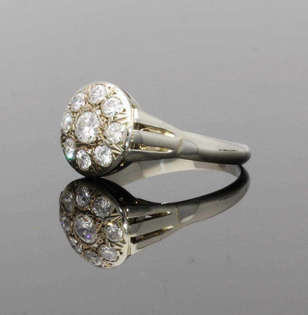 Vintage White Gold Diamond Cluster Ring - Image 4 of 6
