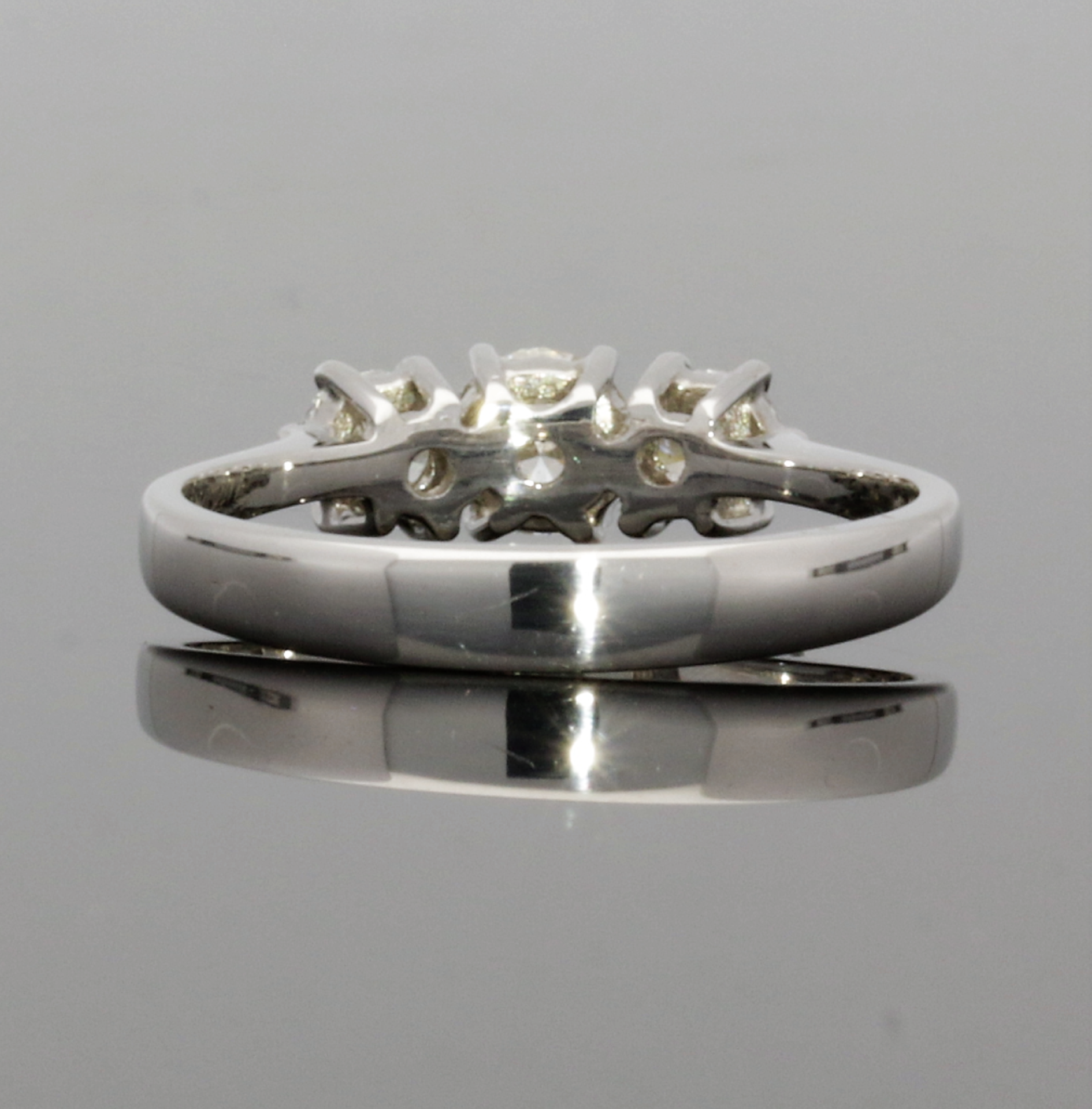 18ct White Gold 3 Stone Diamond Ring .69cts - Image 3 of 7
