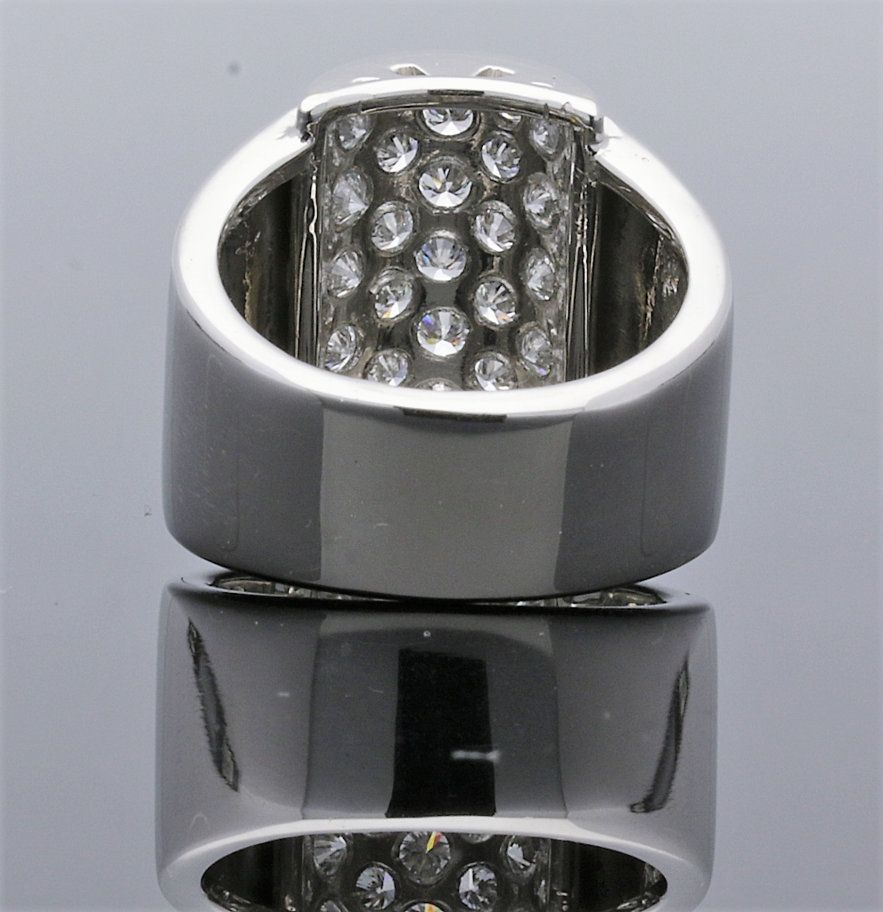 18ct White Gold Diamond Cluster Ring - Image 3 of 6