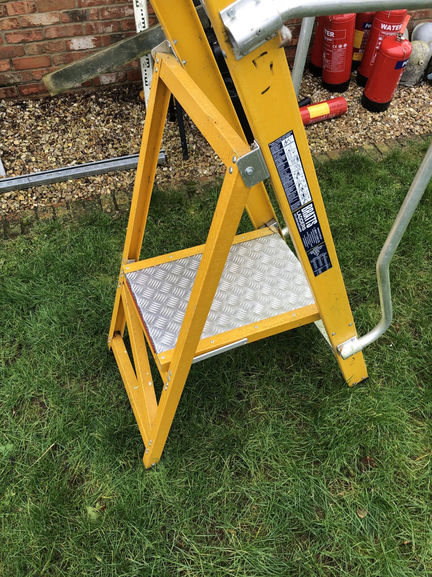 Bratt Fibre Glass 2 Step - Step Ladder - Image 3 of 3