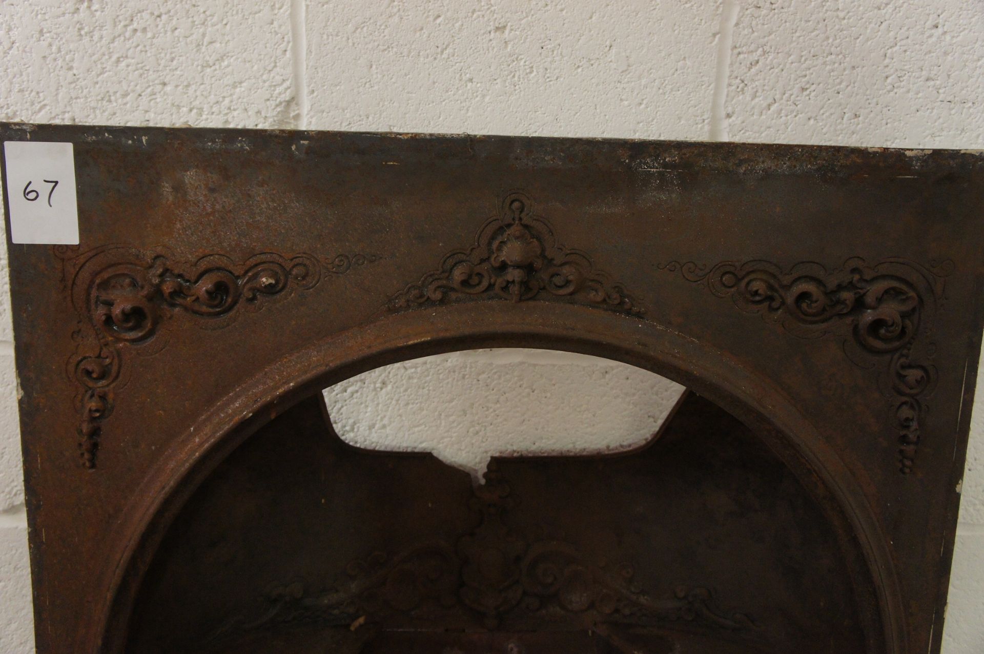 Cast iron fireplace insert - Image 3 of 3