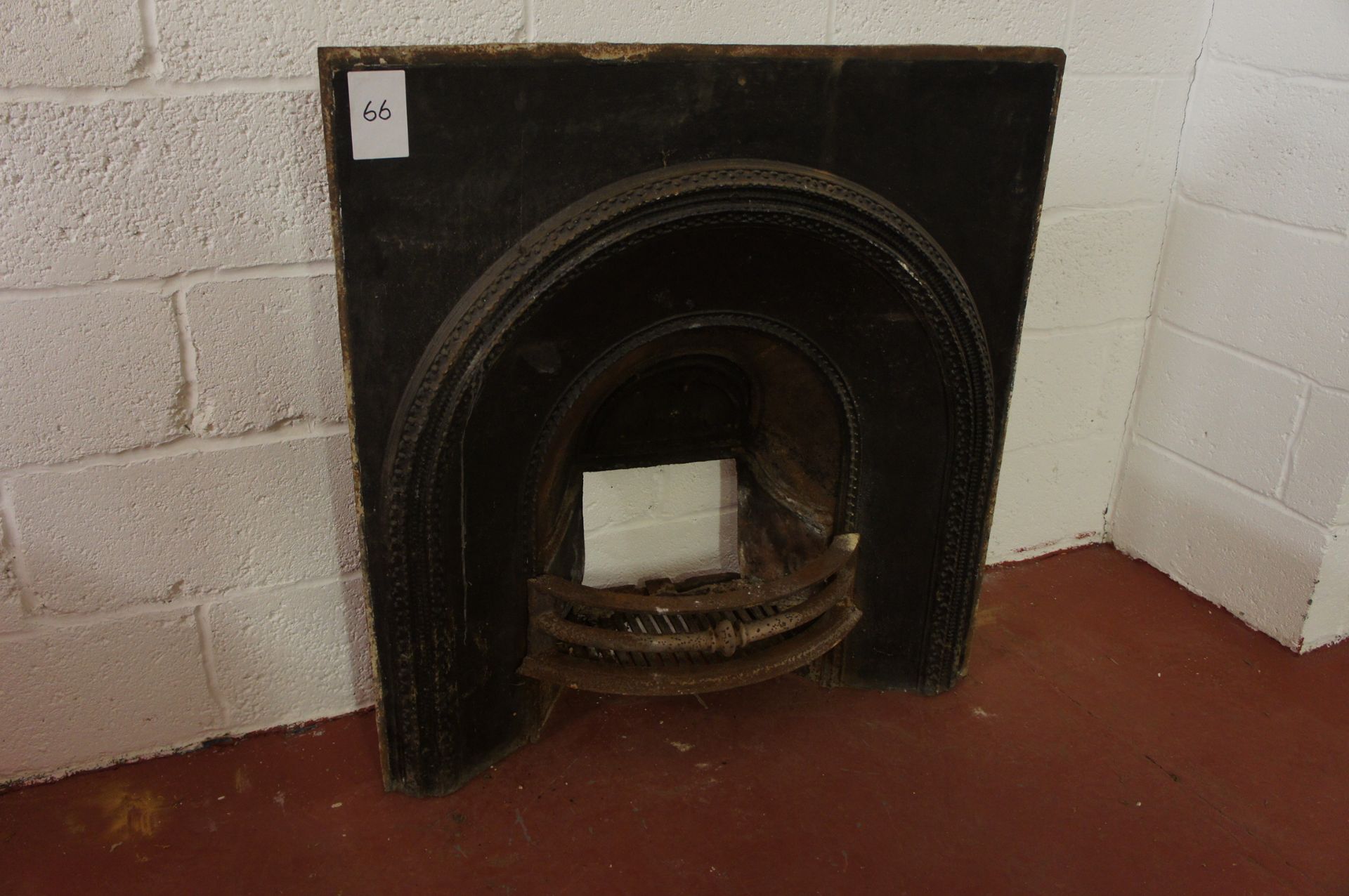 Cast iron fireplace insert - Image 2 of 2