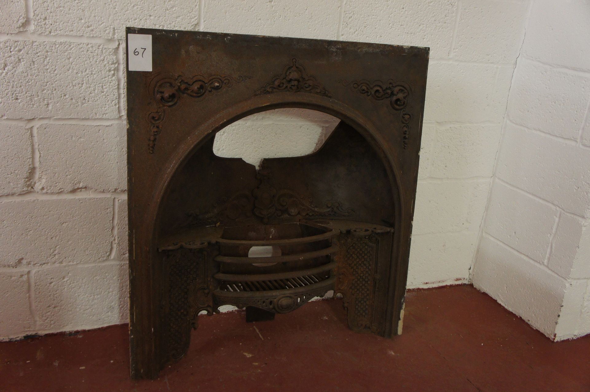 Cast iron fireplace insert - Image 2 of 3