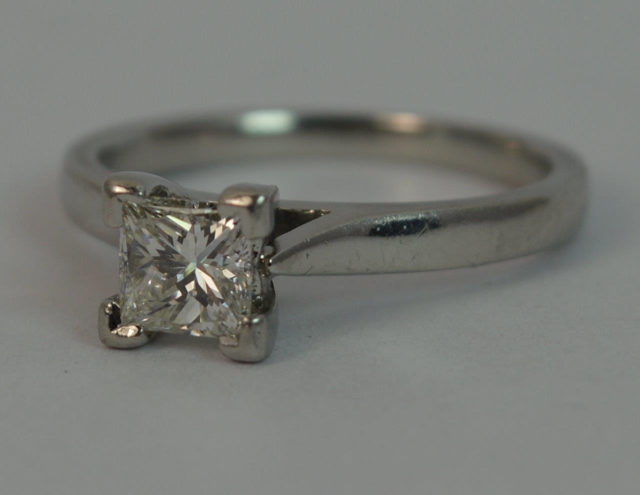 Platinum and Diamond ladies Engagement Ring - Image 10 of 11