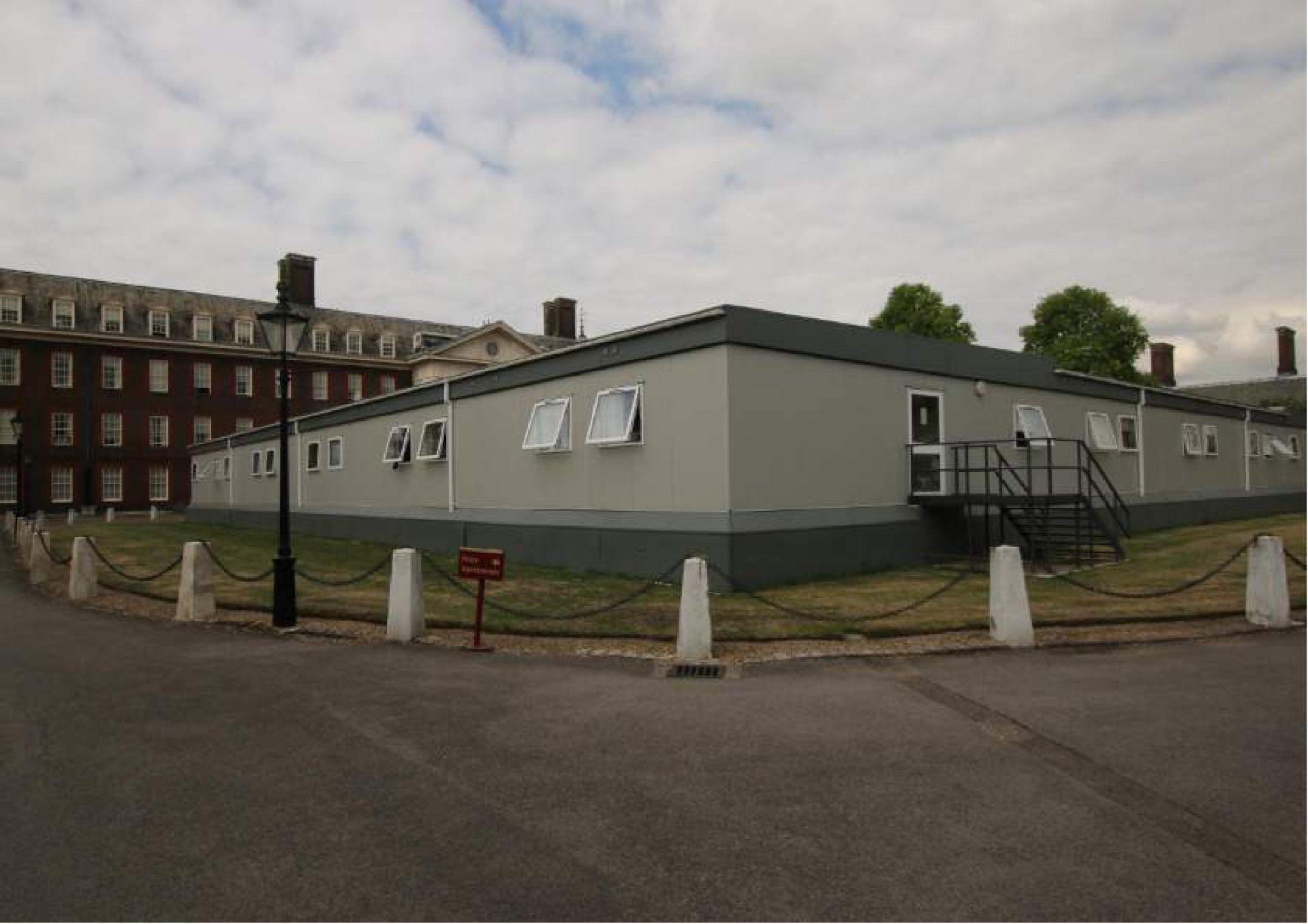 **LISTING UPDATED - RESERVE REDUCED** Now 30 Bay Modular Building Used To House Chelsea Pensioners