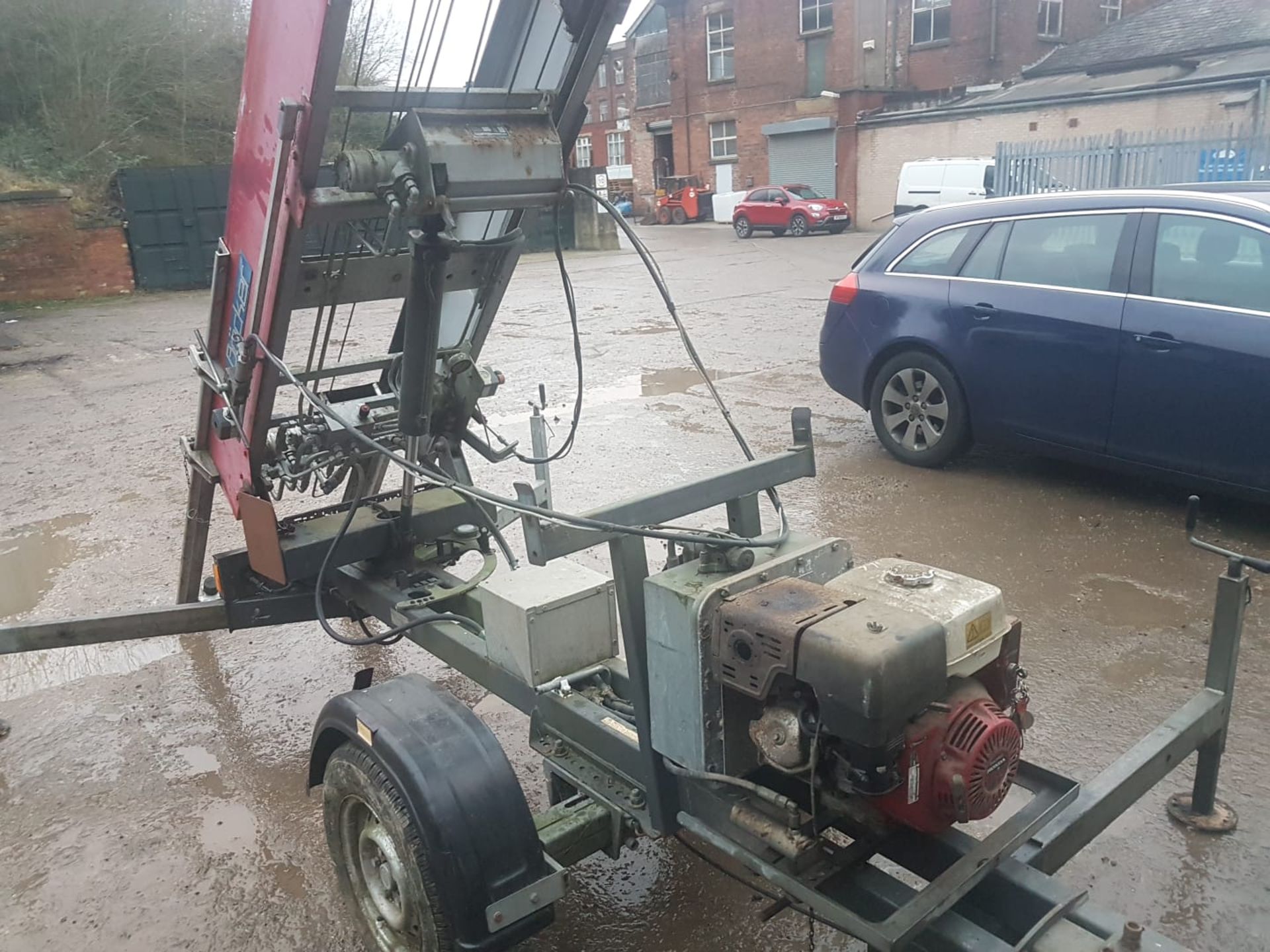 Bocker Petrol Powered Material Lift - Image 6 of 15