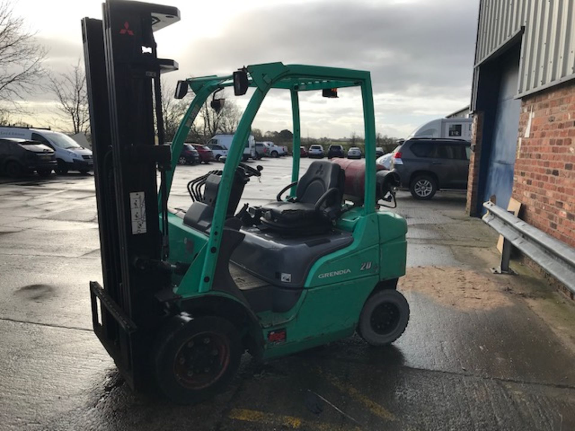 Mitsubishi FG20N 2 Tonne LPG Forklift - Image 4 of 5