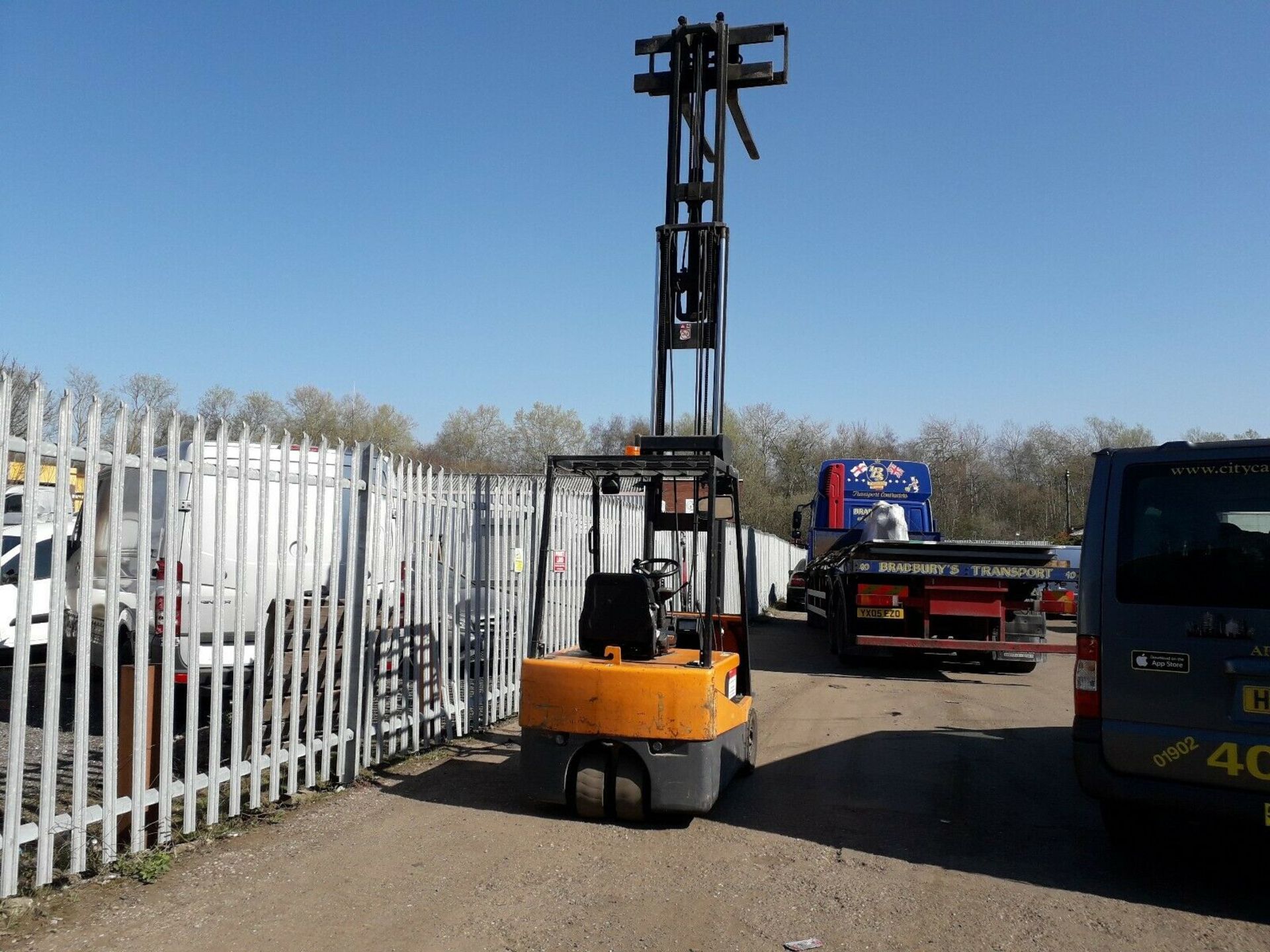 1.5t 3 Wheel forklift Sideshift - Image 4 of 5