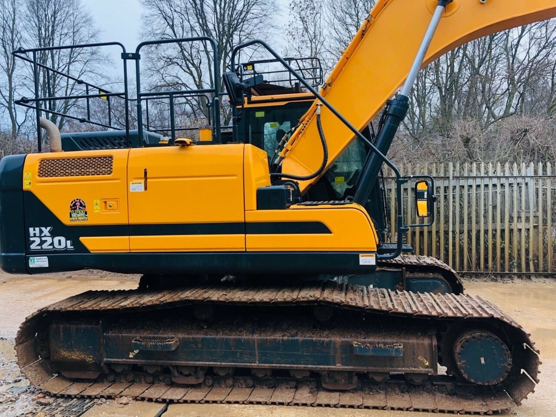 Hyundai Robex Excavator HX220L (2017 - Image 2 of 10