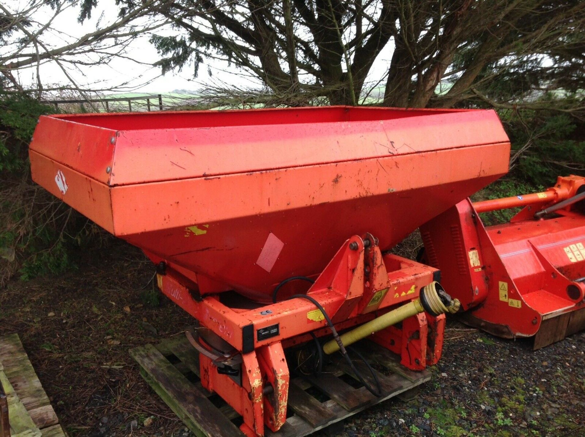 LOT WITHDRAWN Kuhn Twin Disc Two Bag Spinner - Image 3 of 5