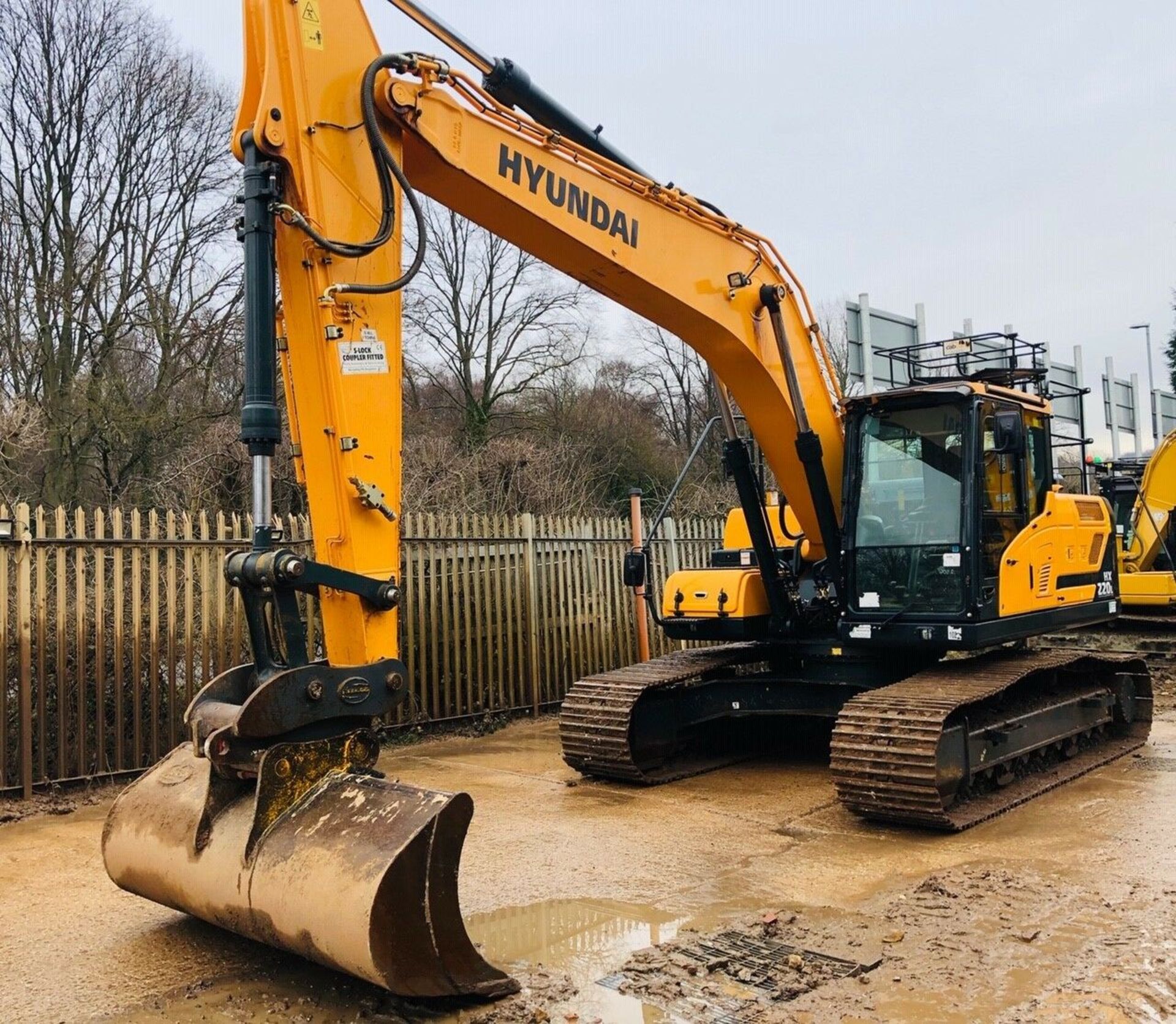 Hyundai Robex Excavator HX220L (2017 - Image 4 of 10