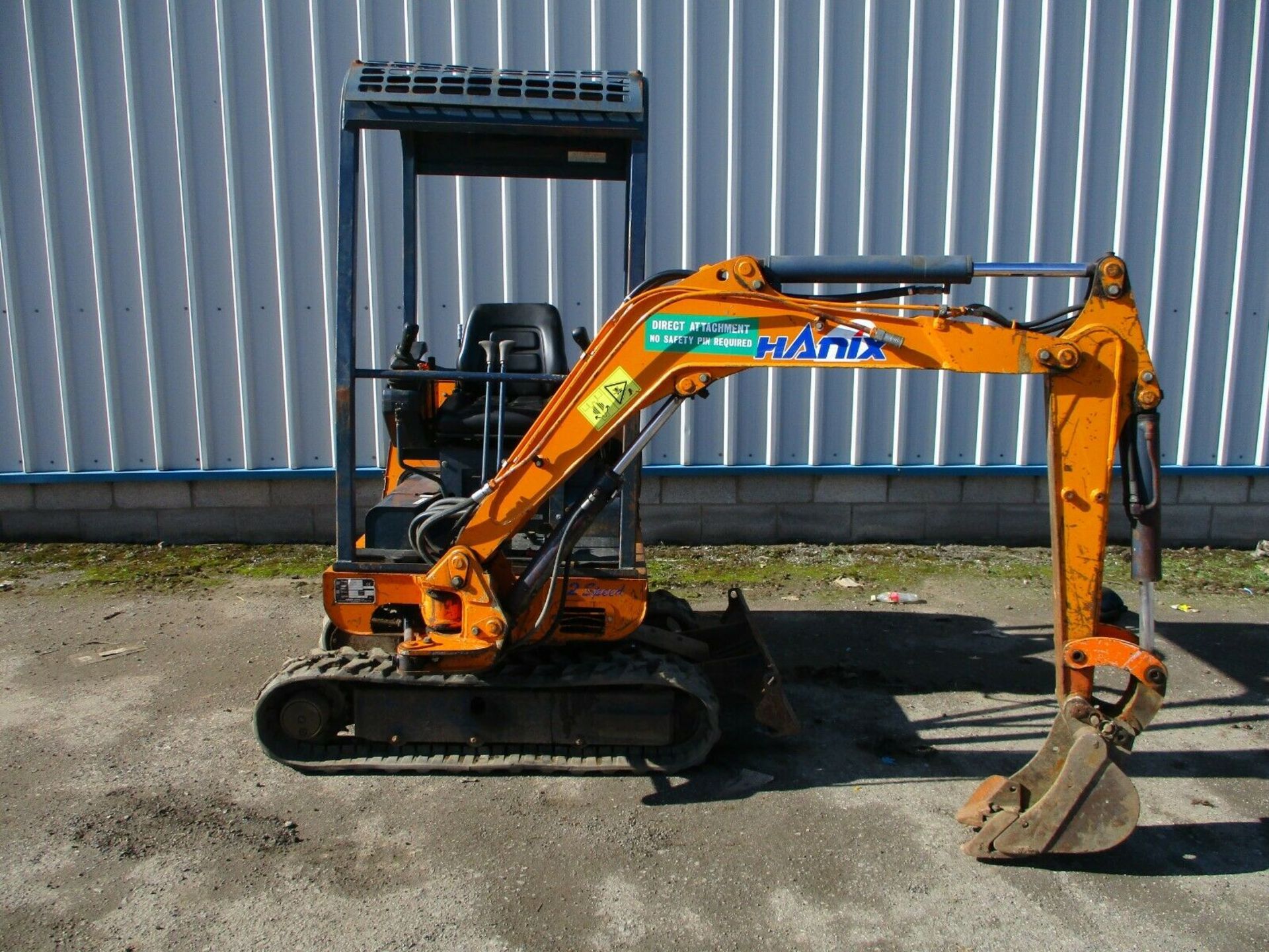 2006 Hanix H15B-2 Mini digger excavator 2 speed tracking - Image 7 of 9