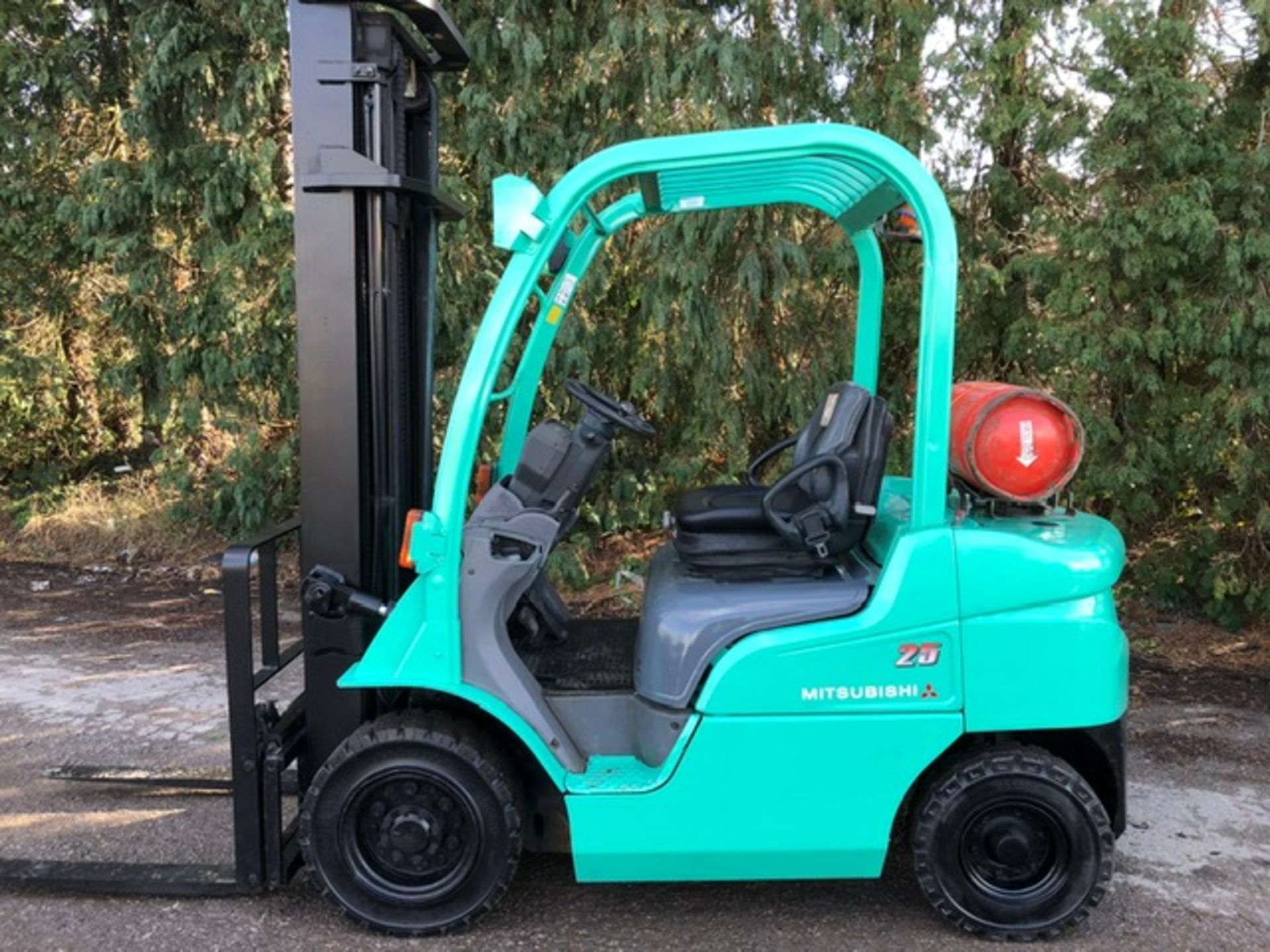 Mitsubishi 2.5 Tonne LPG Forklift.