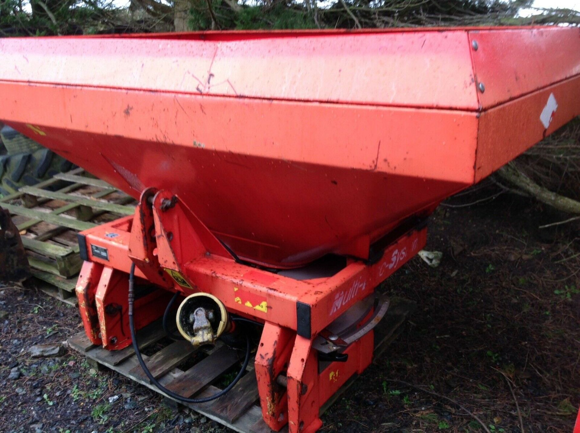 LOT WITHDRAWN Kuhn Twin Disc Two Bag Spinner