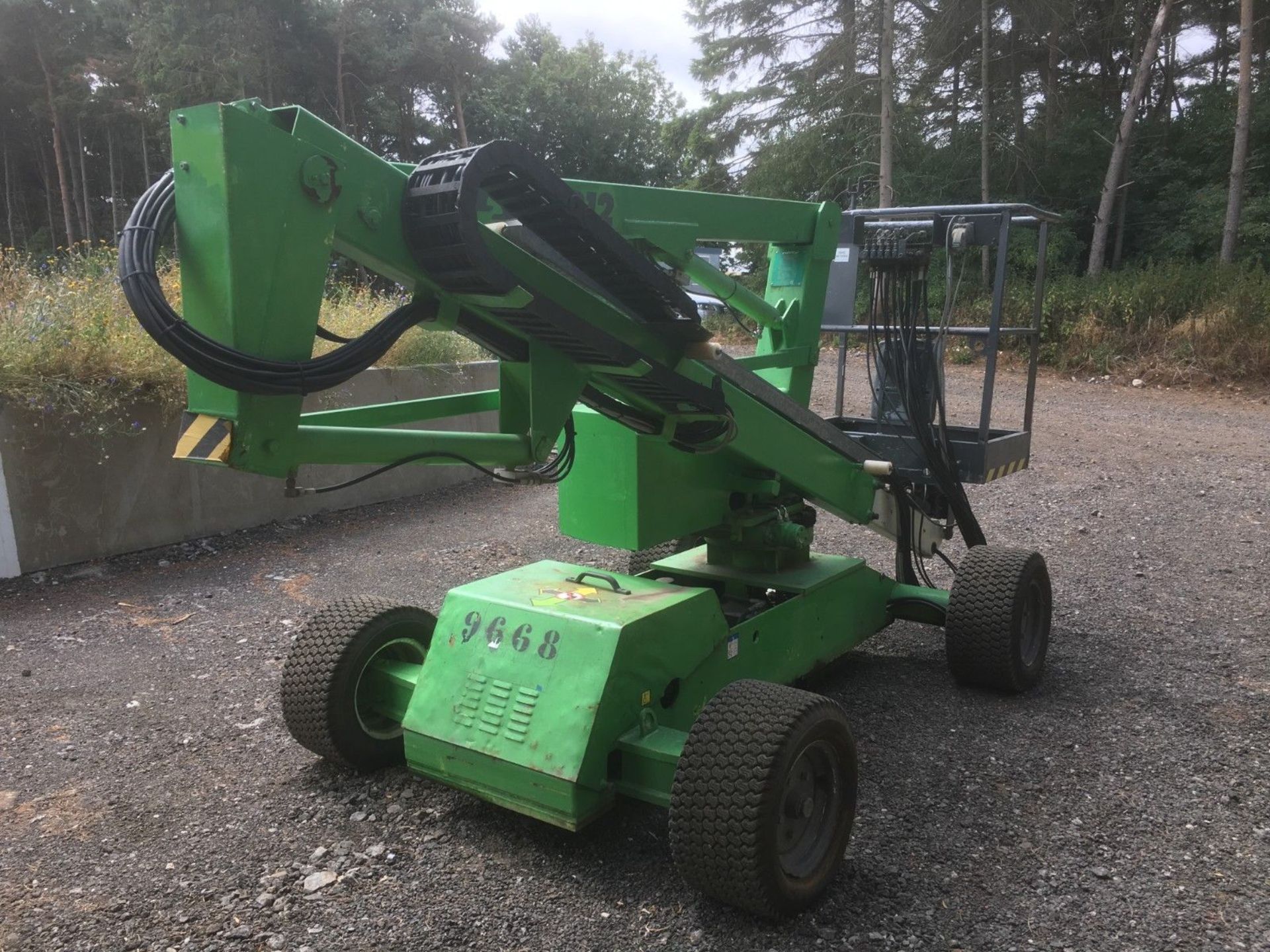 *RESERVE LOWERED 04/04/19* Niftylift HR12 Diesel Access Genie Platform Cherry Picker. - Image 4 of 11