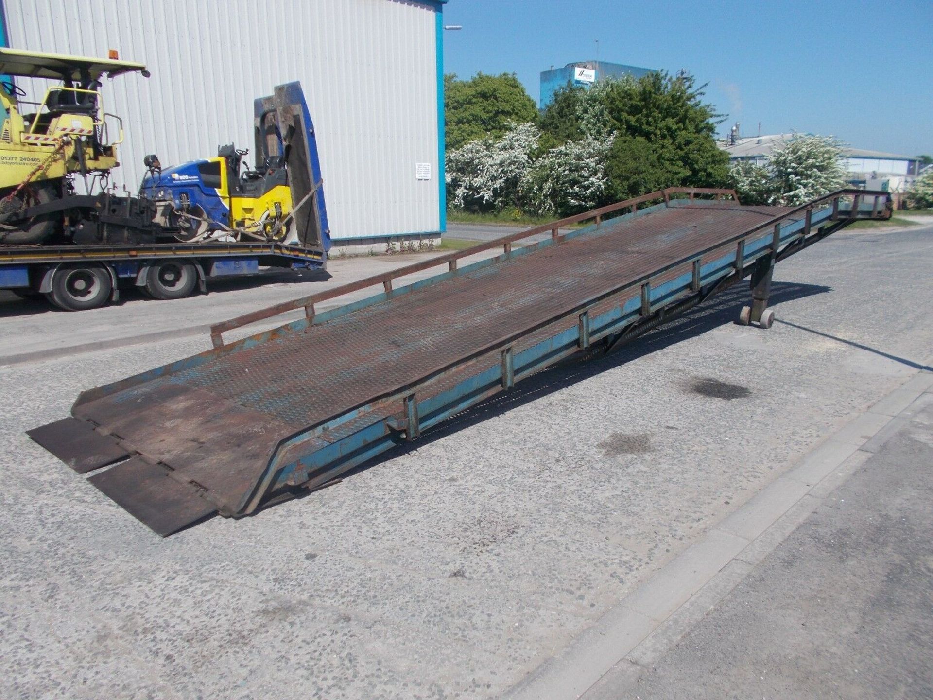 LOT WITHDRAWN loading ramp container ramps dock forklift yard mobile