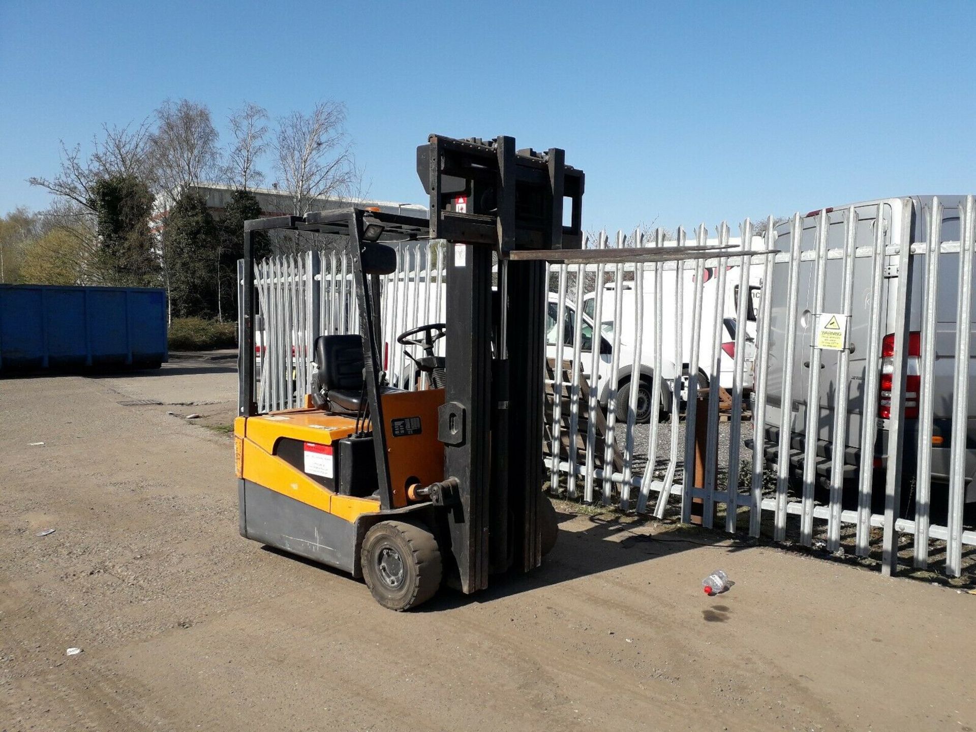 1.5t 3 Wheel forklift Sideshift - Image 2 of 5