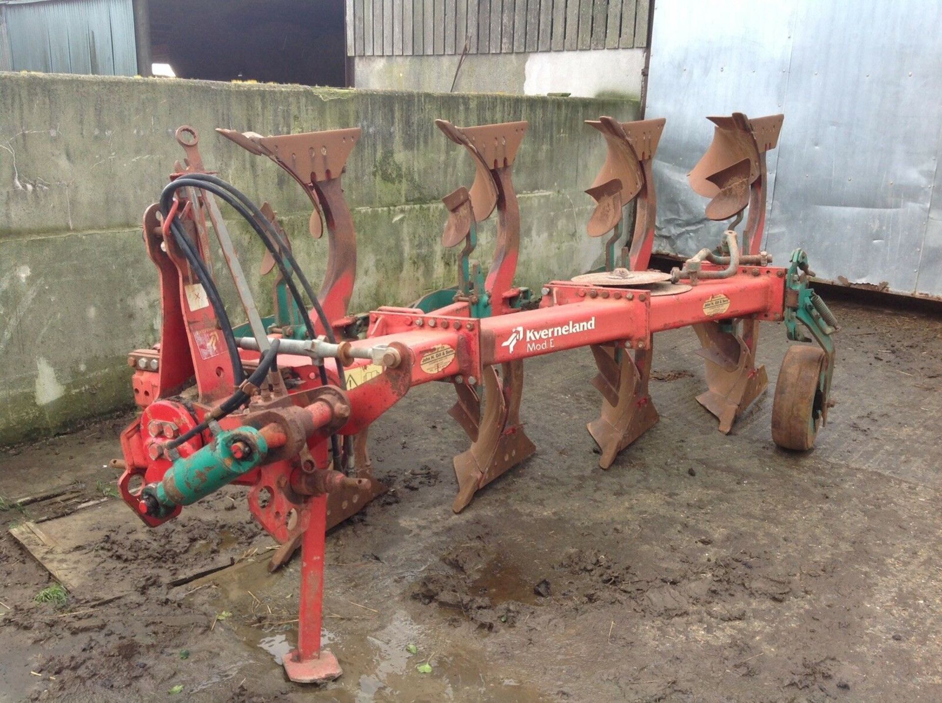 Plough. Kverneland plough 4fr Reversable Autoreset