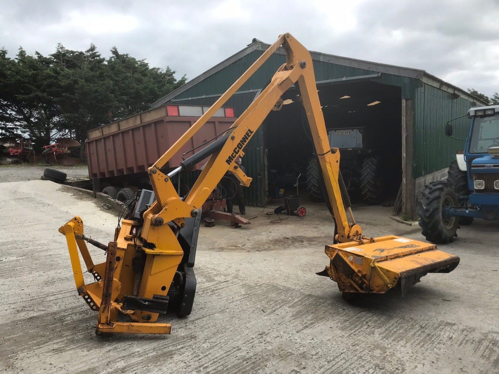 LOT WITHDRAWN Hedge Trimmer Cutter. McConnel PA55