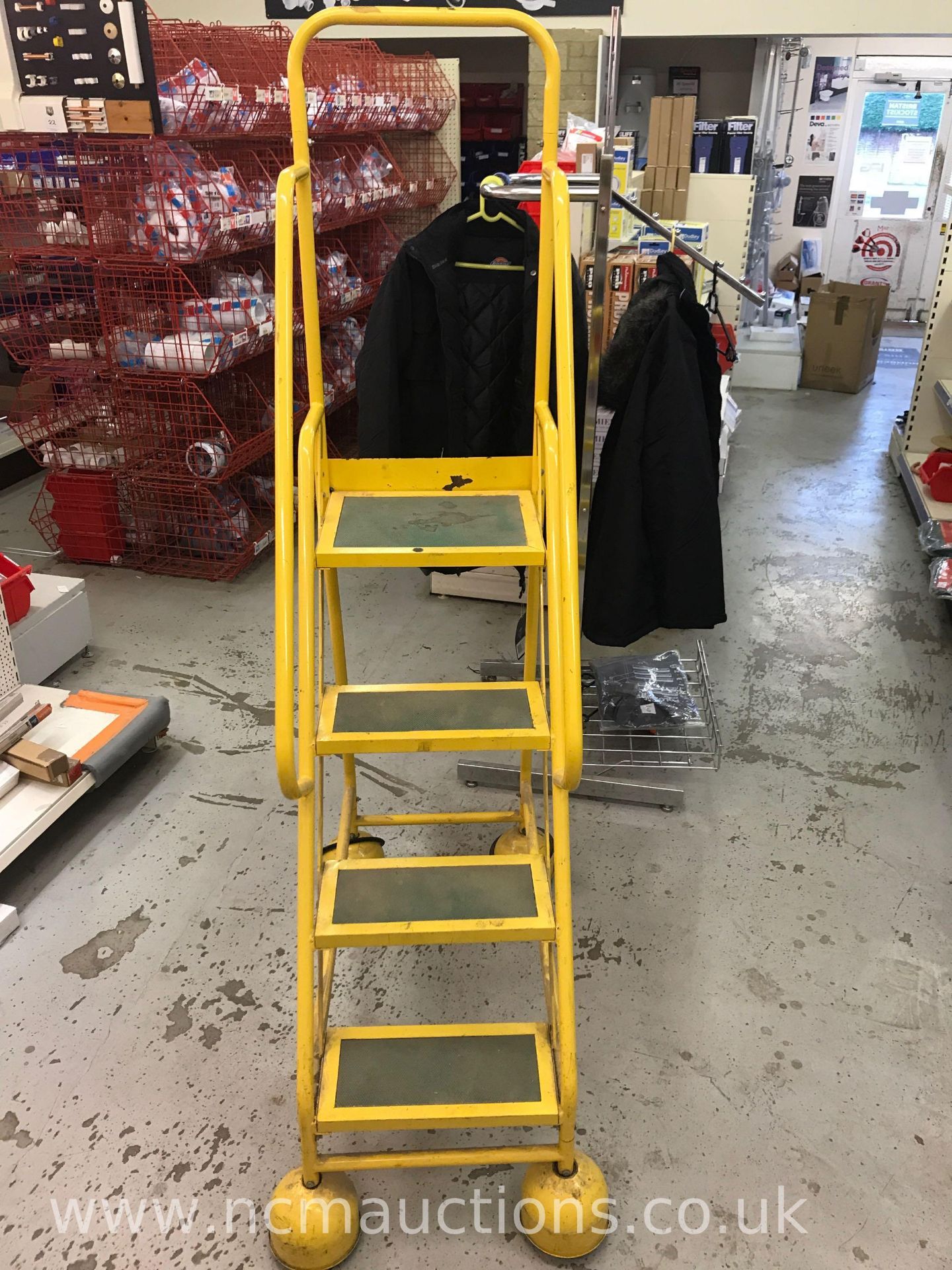 Step and store ladder - Image 2 of 3