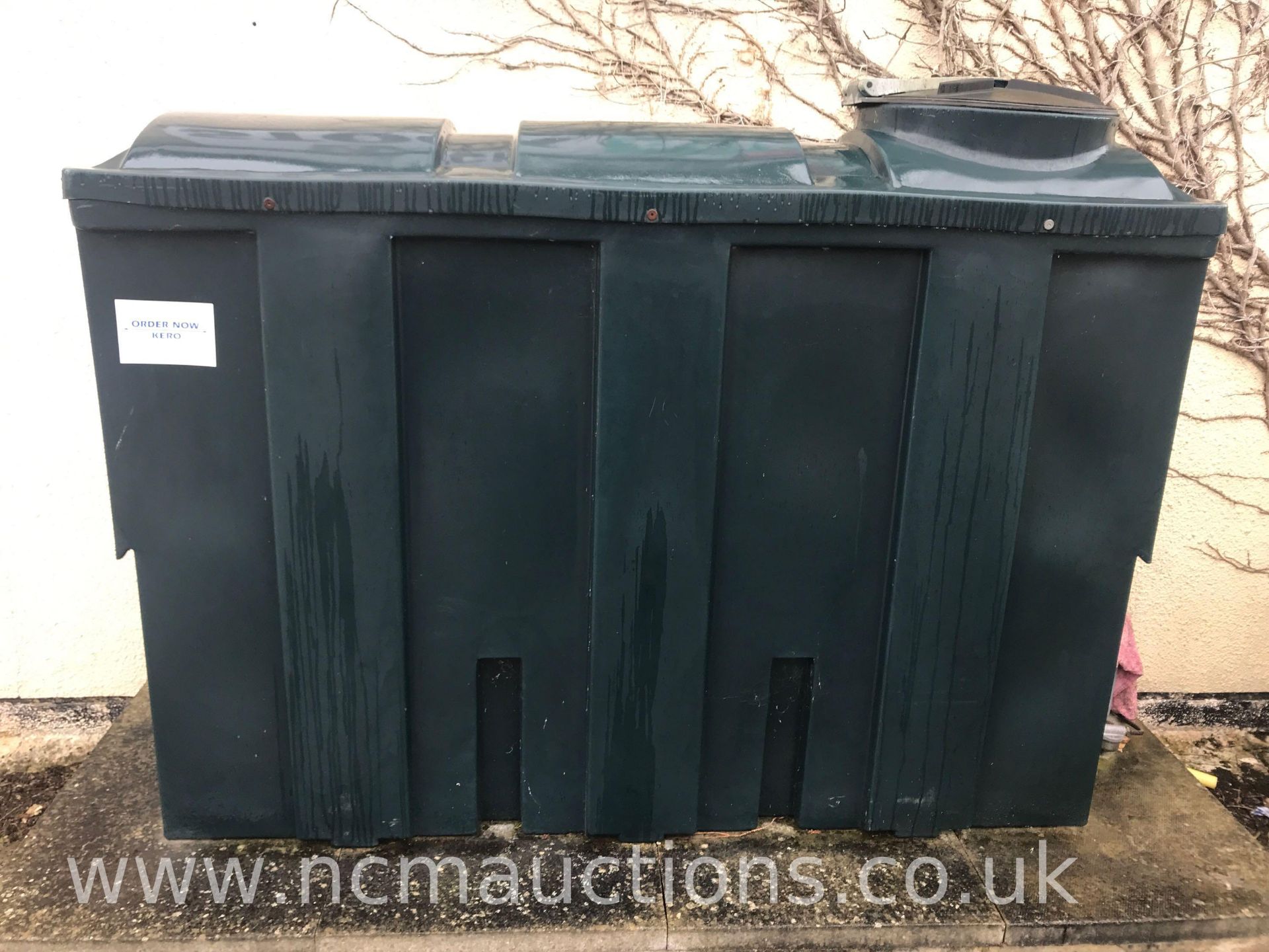 ** NO RESERVE ** Waste oil containers storage